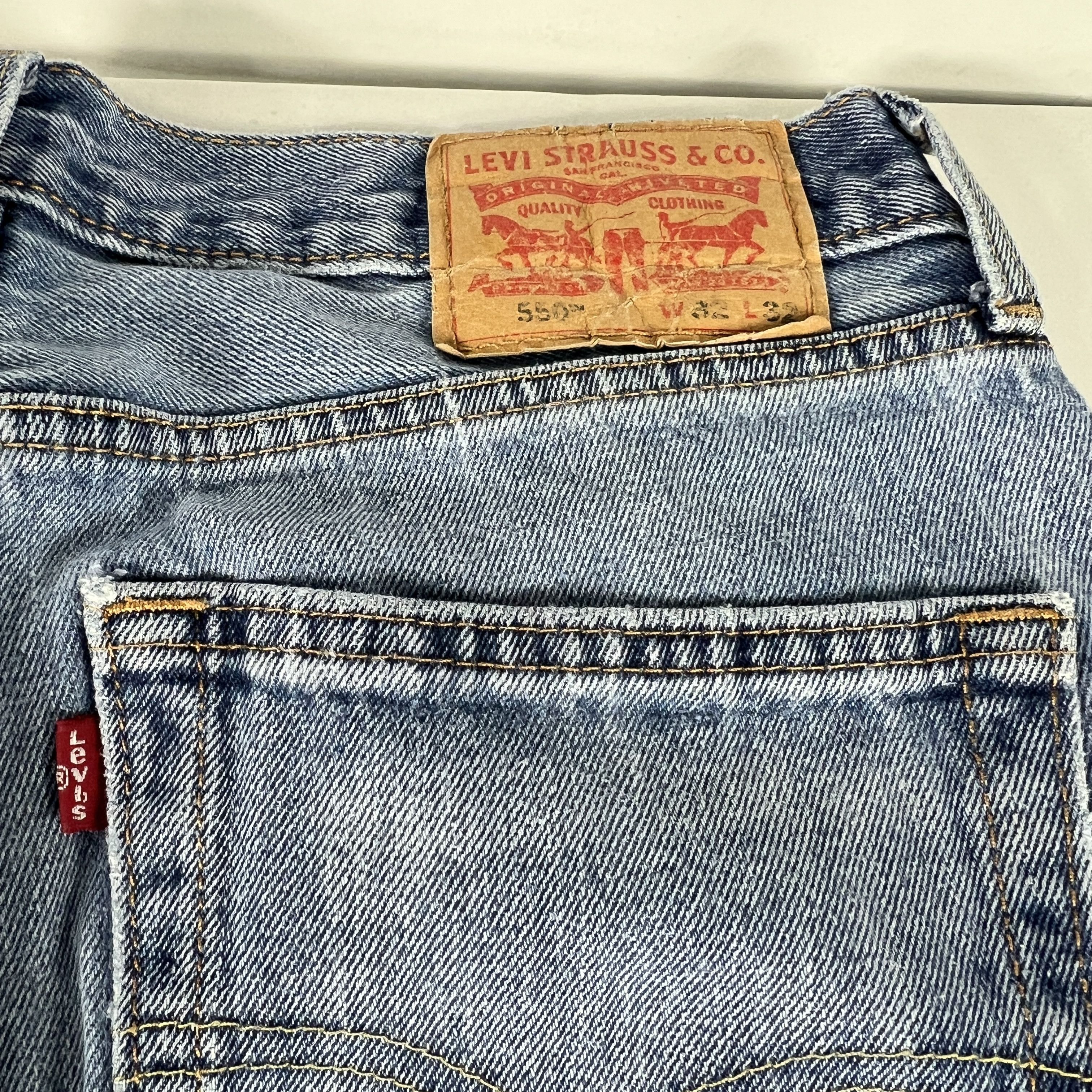 Levi's Levi's Jeans 550 Relaxed Straight Blue Faded Denim Size US 32 / EU 48 - 13 Thumbnail