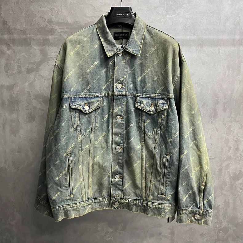 Balenciaga Balenciaga latest logo print distressed collar single breas Size US M / EU 48-50 / 2 - 1 Thumbnail