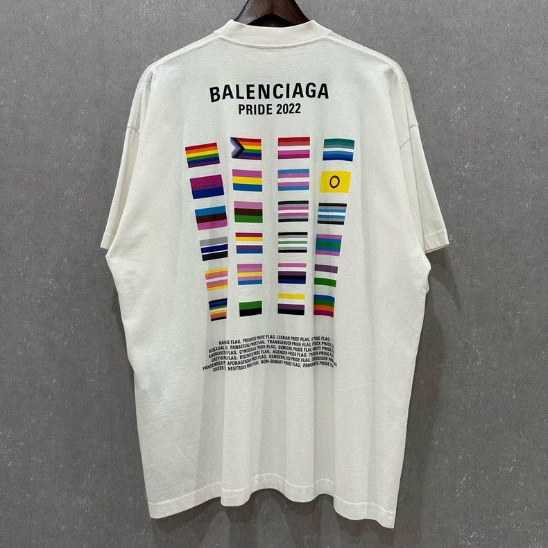 Balenciaga Balenciaga Double Statue Multi-National Flag Printed Logo Size US L / EU 52-54 / 3 - 1 Thumbnail