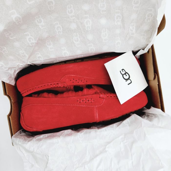 Red ugg slippers online size 7