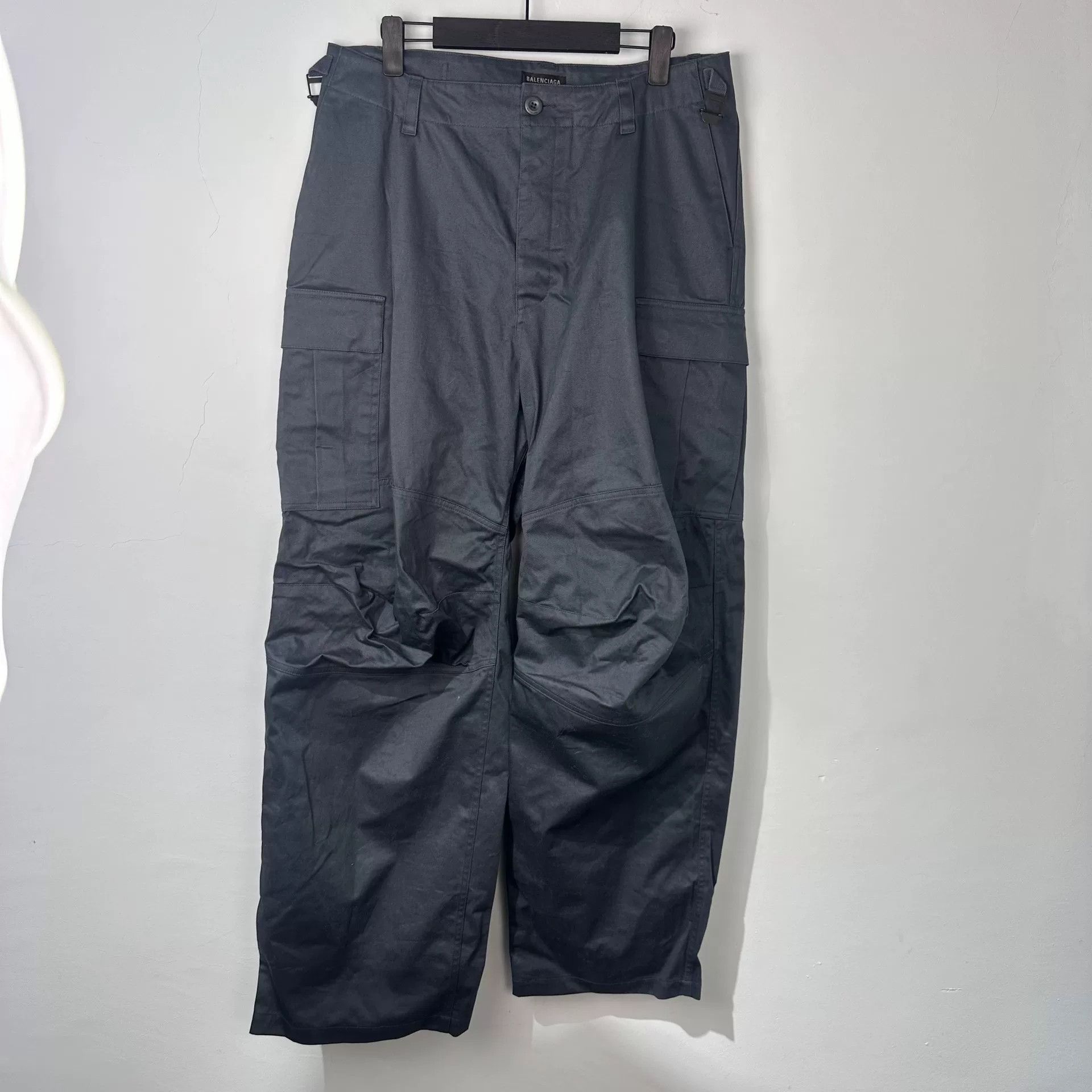 Balenciaga Balenciaga Cargo Casual Pants 32 Men Size US 32 / EU 48 - 1 Thumbnail