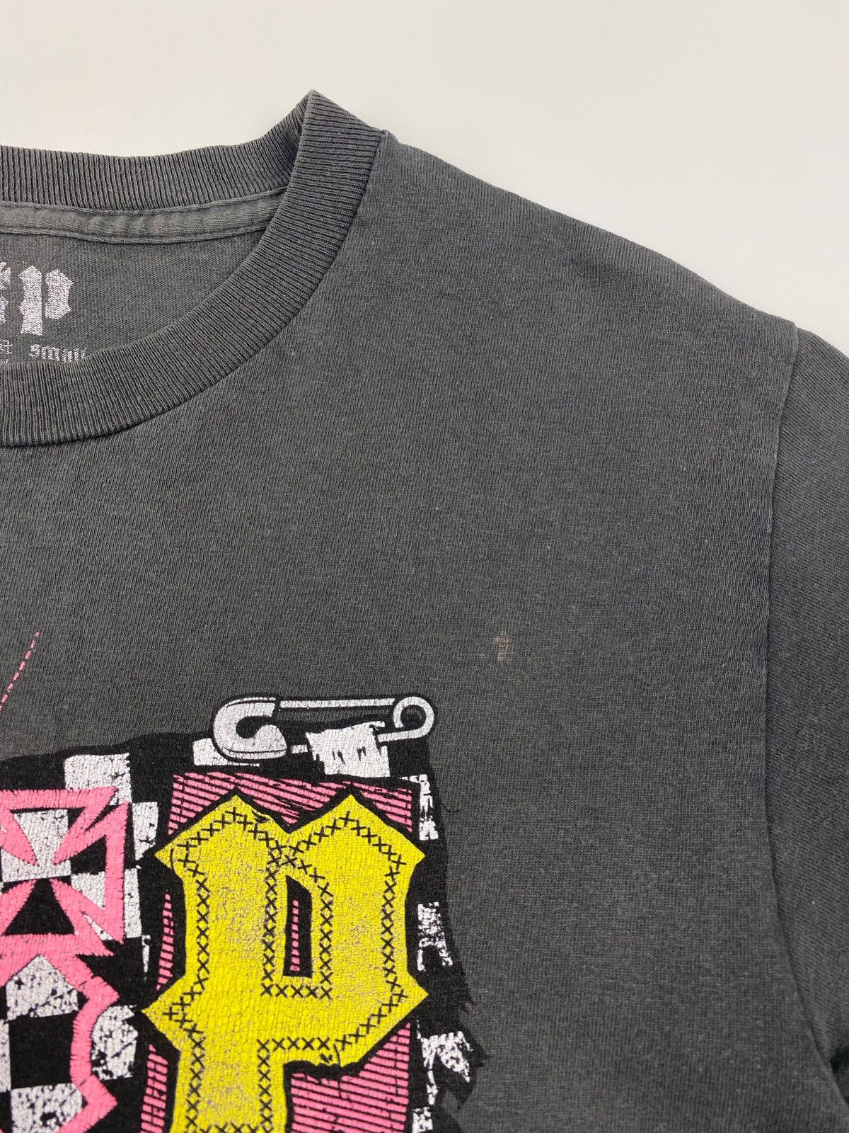 Flip Skateboards Y2K Vintage Flip Skateboards Logo Spell Out Tee Size US S / EU 44-46 / 1 - 6 Thumbnail