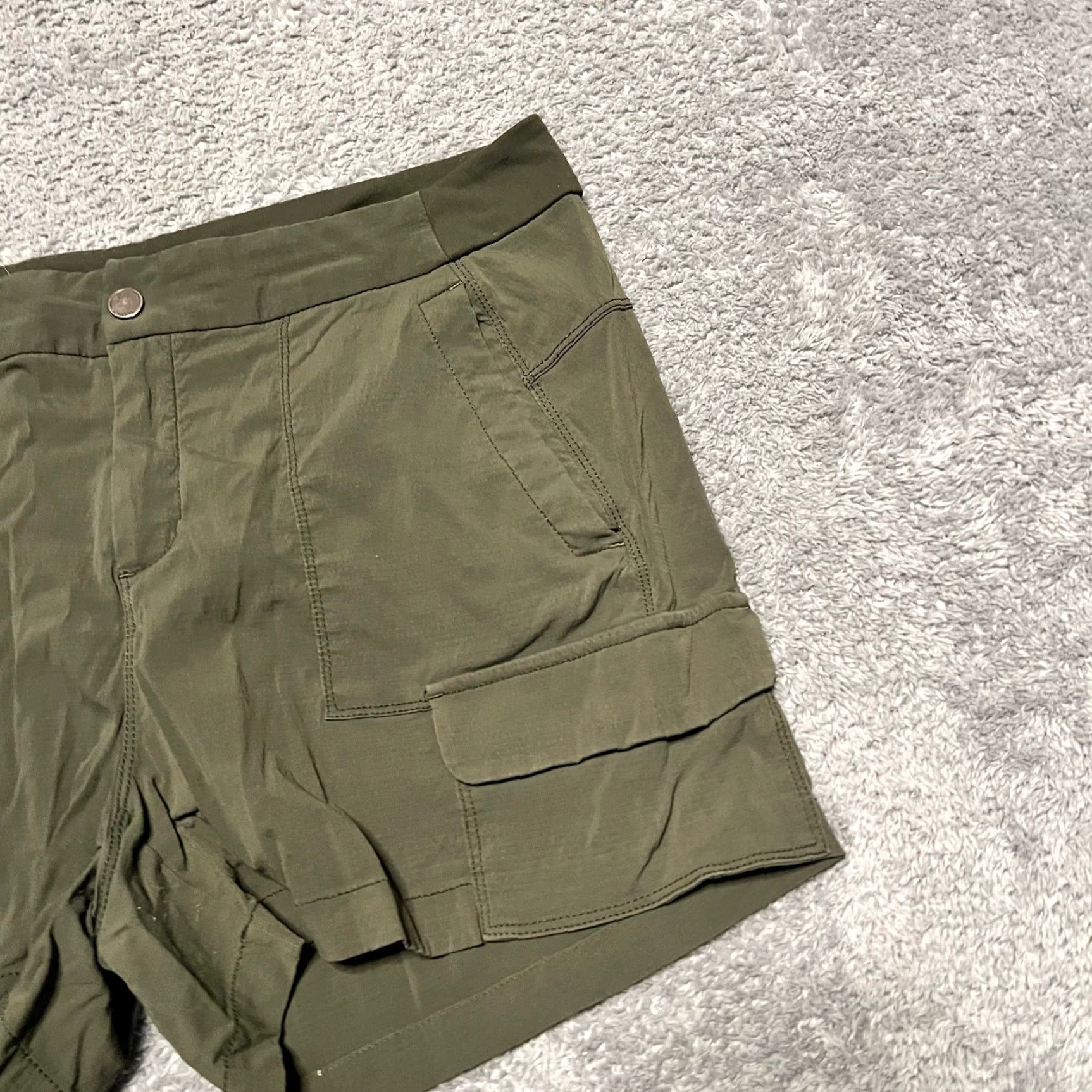 Athleta Athleta Shorts Womens 16 Trekkie Cargo Short Green 596369 Hiking Walking Casual Womens Regular Size 16 Green Athletic Cargo Short Size 38" / US 16 / IT 52 - 2 Thumbnail