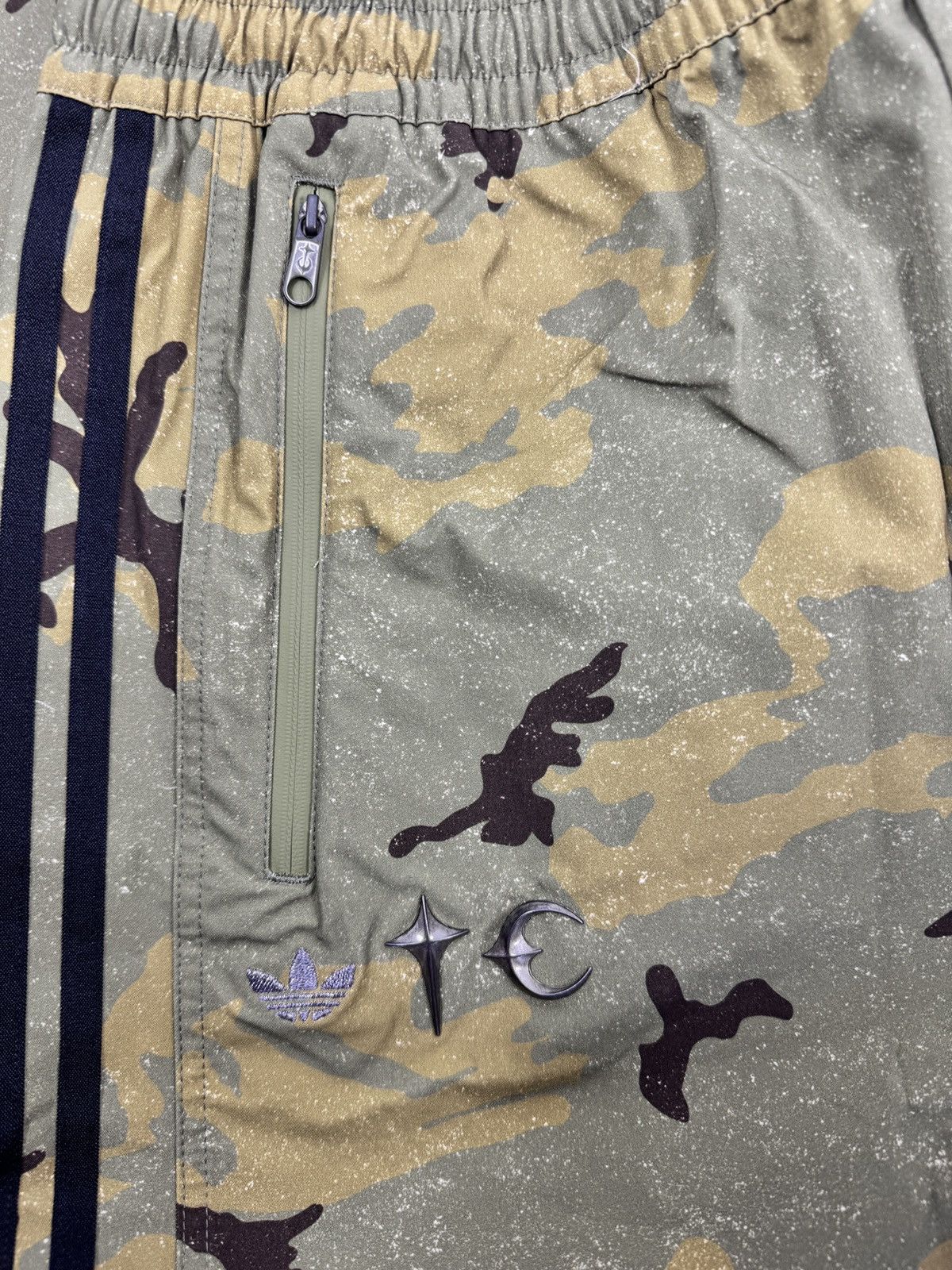 Thug Club + ADIDAS CAMOUFLAGE PRINT TROUSERS Size US 34 / EU 50 - 4 Thumbnail