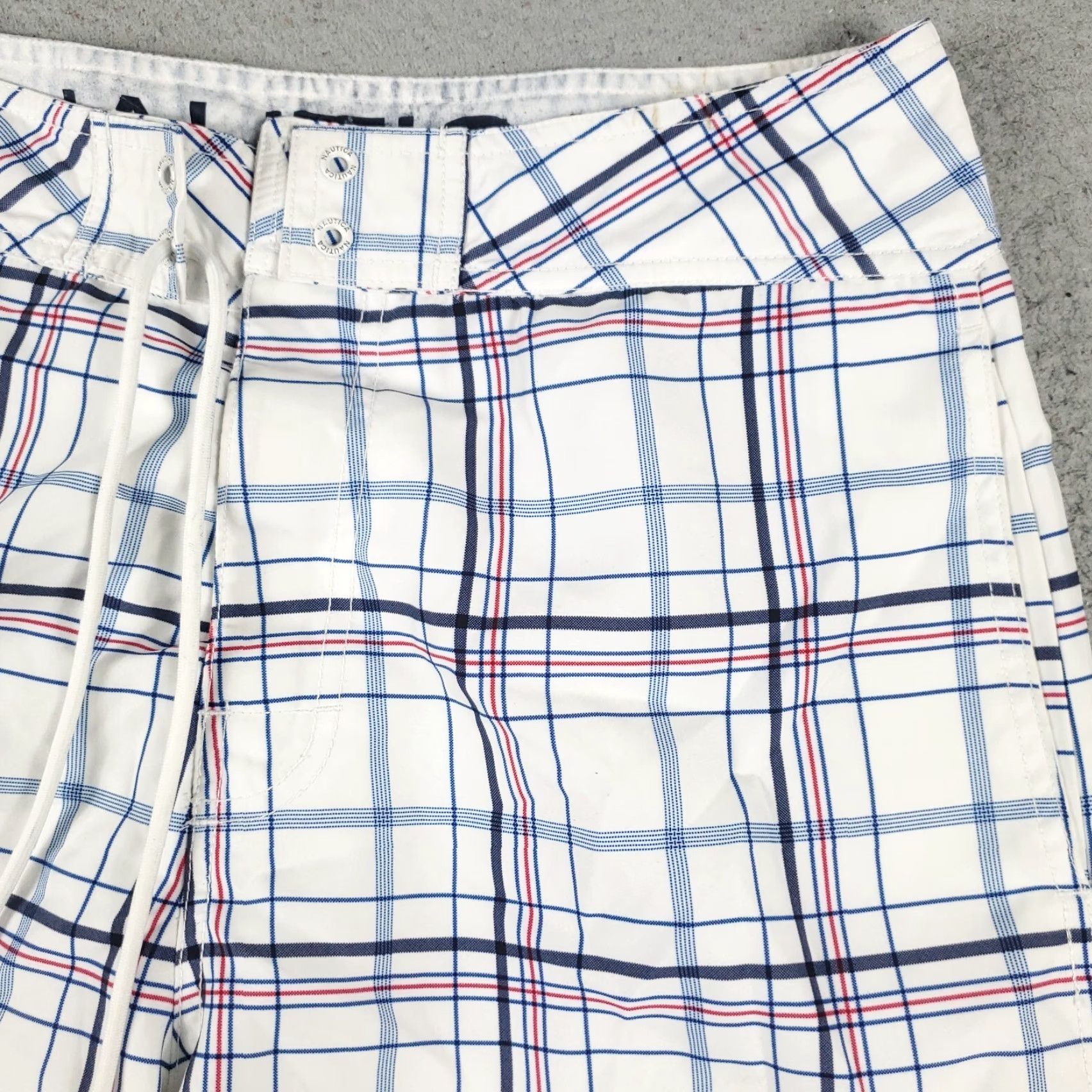 Nautica Nautica Shorts 32 White Blue Plaid Tropical Beach Surf Trunks Mens Bottom Navy? Size US 32 / EU 48 - 3 Thumbnail