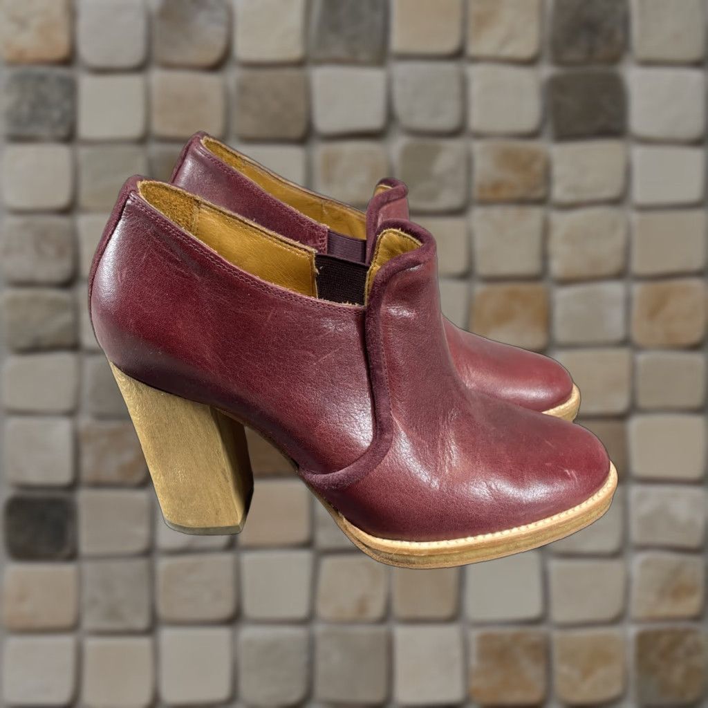 Isabel Marant VINTAGE Isabel Marant Women’s Boots Casual Party Leather Block Heel Slip-On 6.5 US Burgundy Size US 5 / IT 35 - 1 Thumbnail