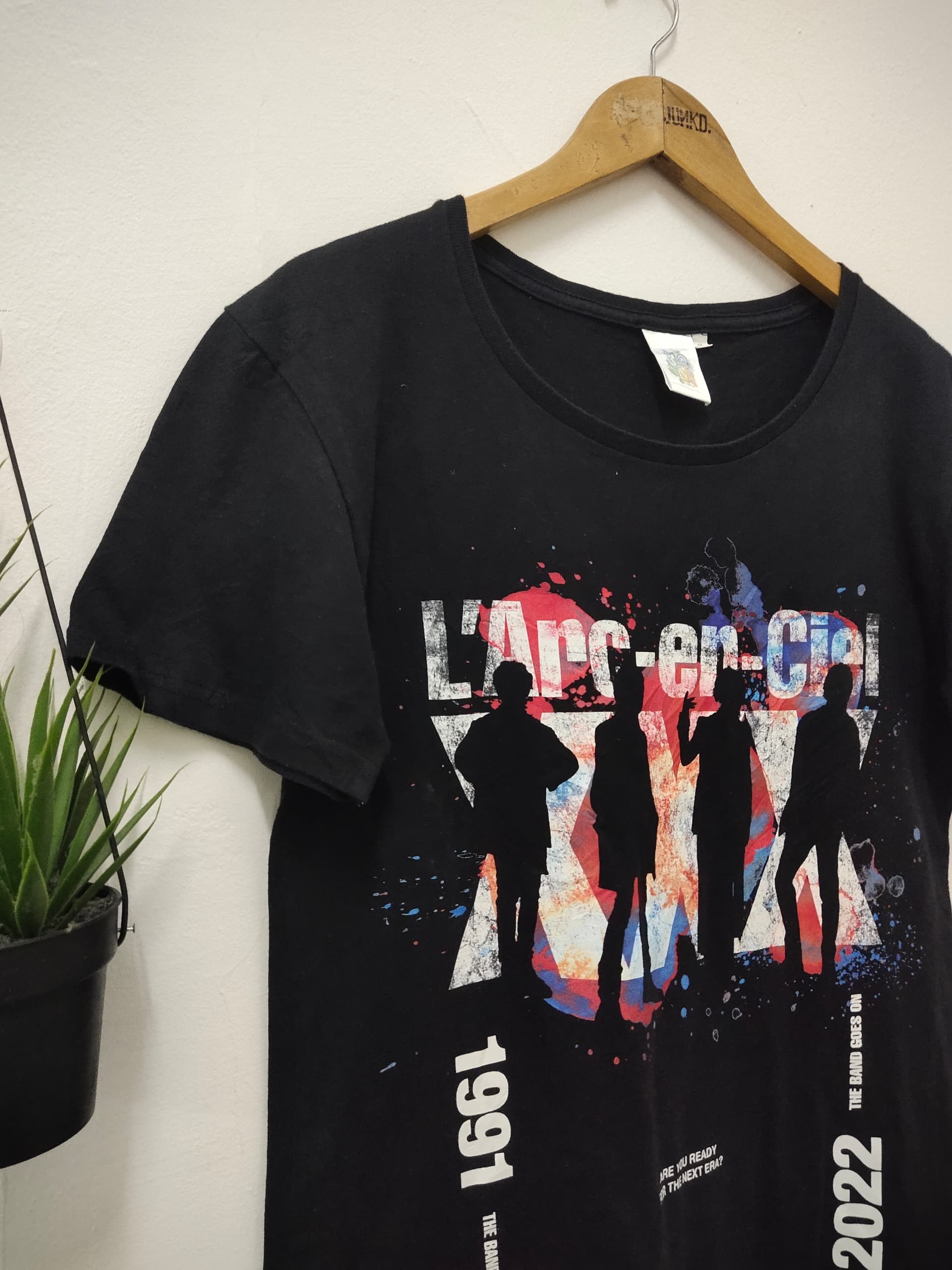 Band Tees Larc-En Ciel tour 2022 japan rock band t shirt Size US M / EU 48-50 / 2 - 4 Thumbnail