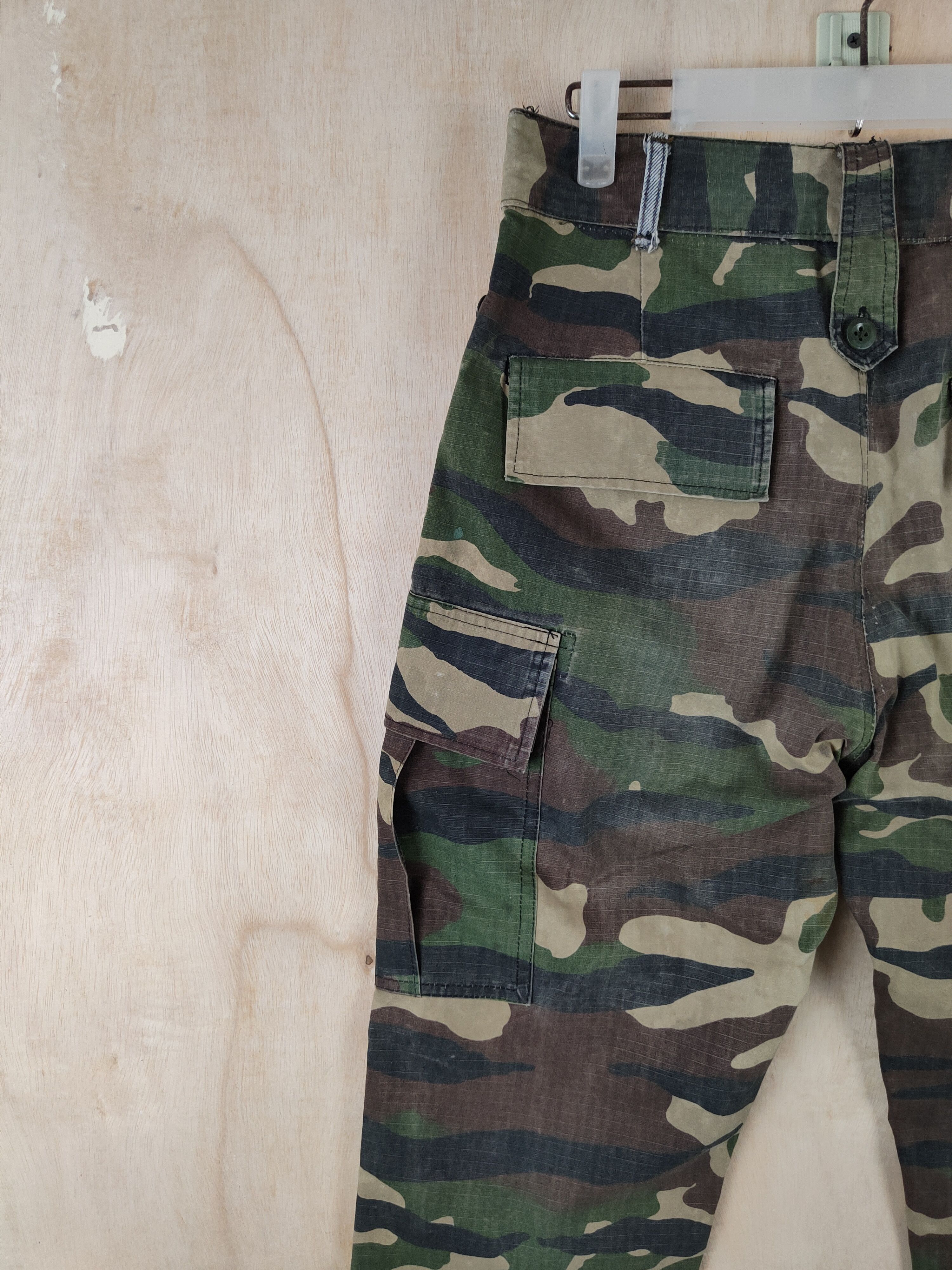 Japanese Brand Japanese Brand Camouflage Multipocket Cargo Pants #S2644 Size US 29 - 8 Thumbnail