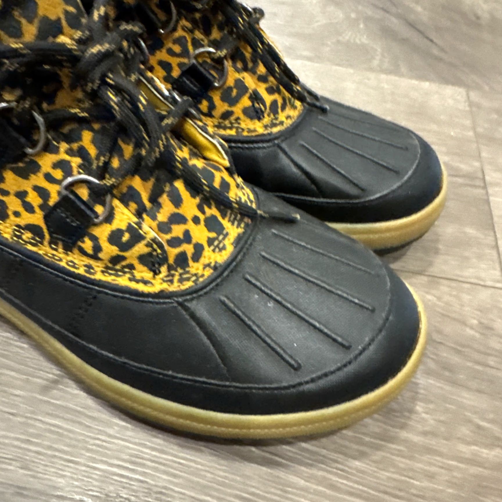 Nike Nike ACG Woodside CHUKA II Boots Women 8.5 Black Cheetah Animal Print Outdoor Sports 537345-700 Size US 8.5 / IT 38.5 - 2 Thumbnail