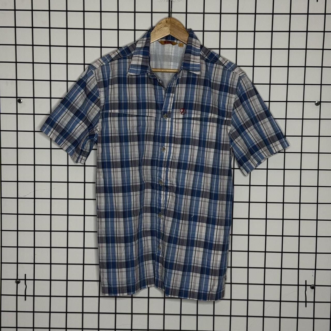 Fjallraven Fjallraven Button Up Shirt Outdoor Gorpcore Size US L / EU 52-54 / 3 - 1 Thumbnail