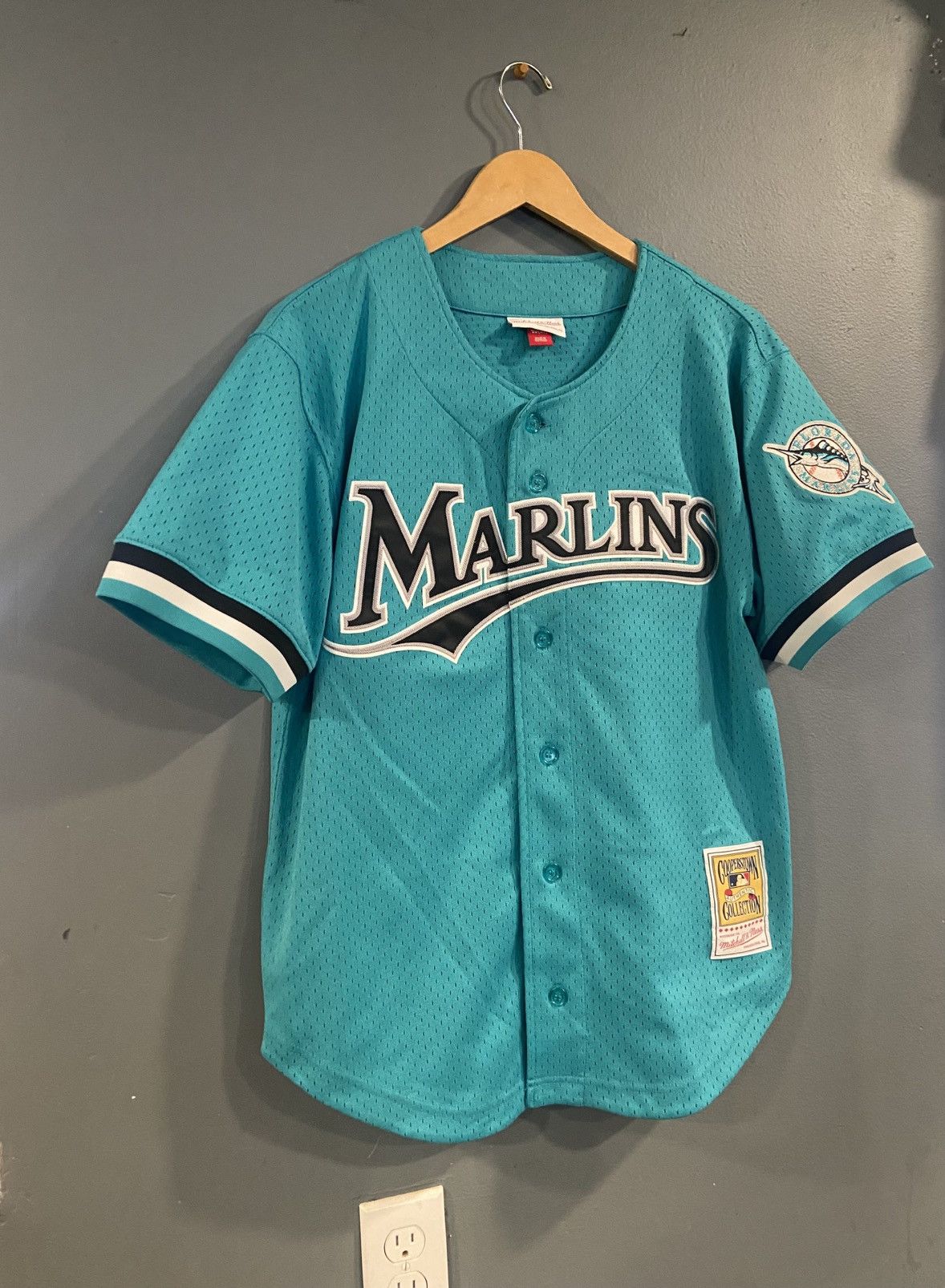 Mitchell & Ness Andre Dawson Florida Marlins Mitchell & Ness MLB Jersey Size US M / EU 48-50 / 2 - 1 Thumbnail