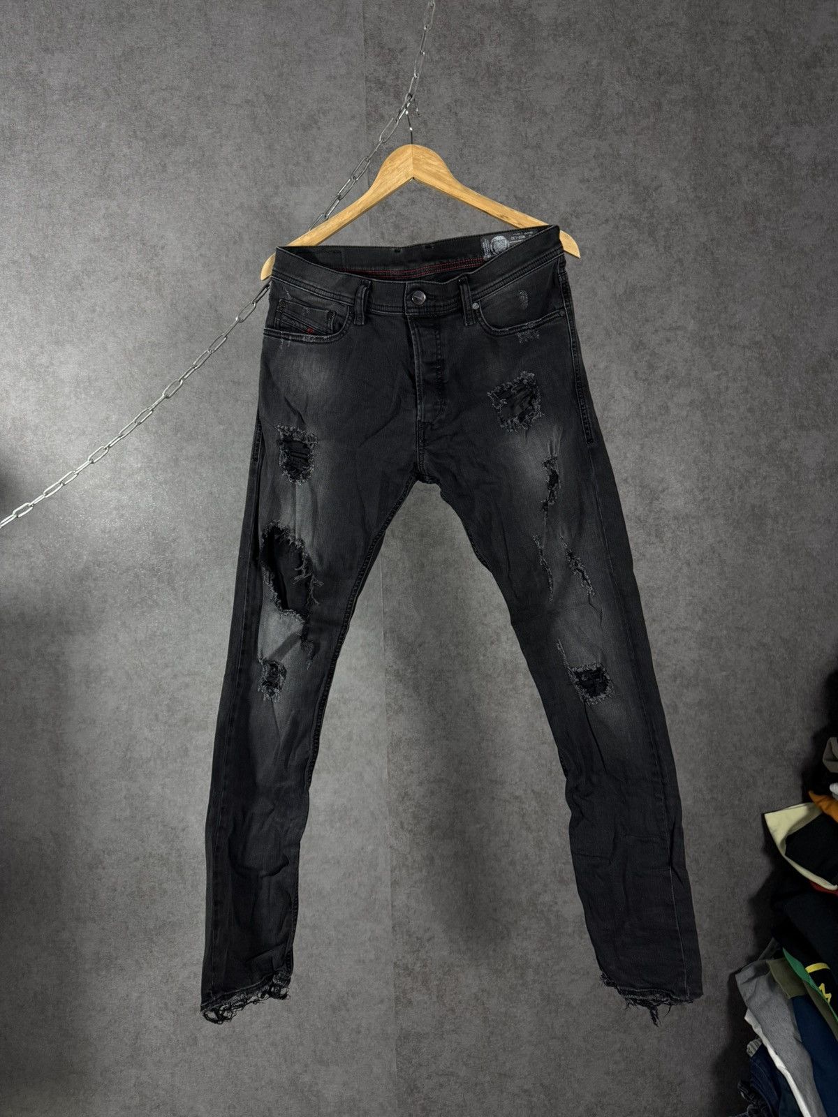 Diesel Diesel Tapphar slim-carrot designer distressed denim jeans Size US 32 / EU 48 - 1 Thumbnail