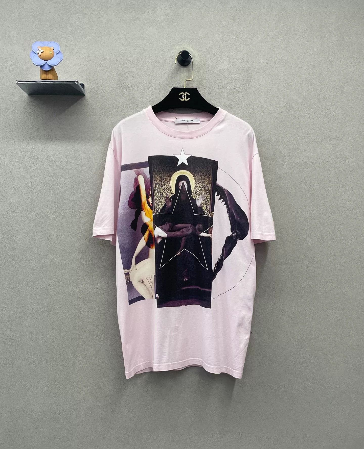 Givenchy Givenchy Light Pink Printed Short-Sleeve Size M / US 6-8 / IT 42-44 - 1 Thumbnail