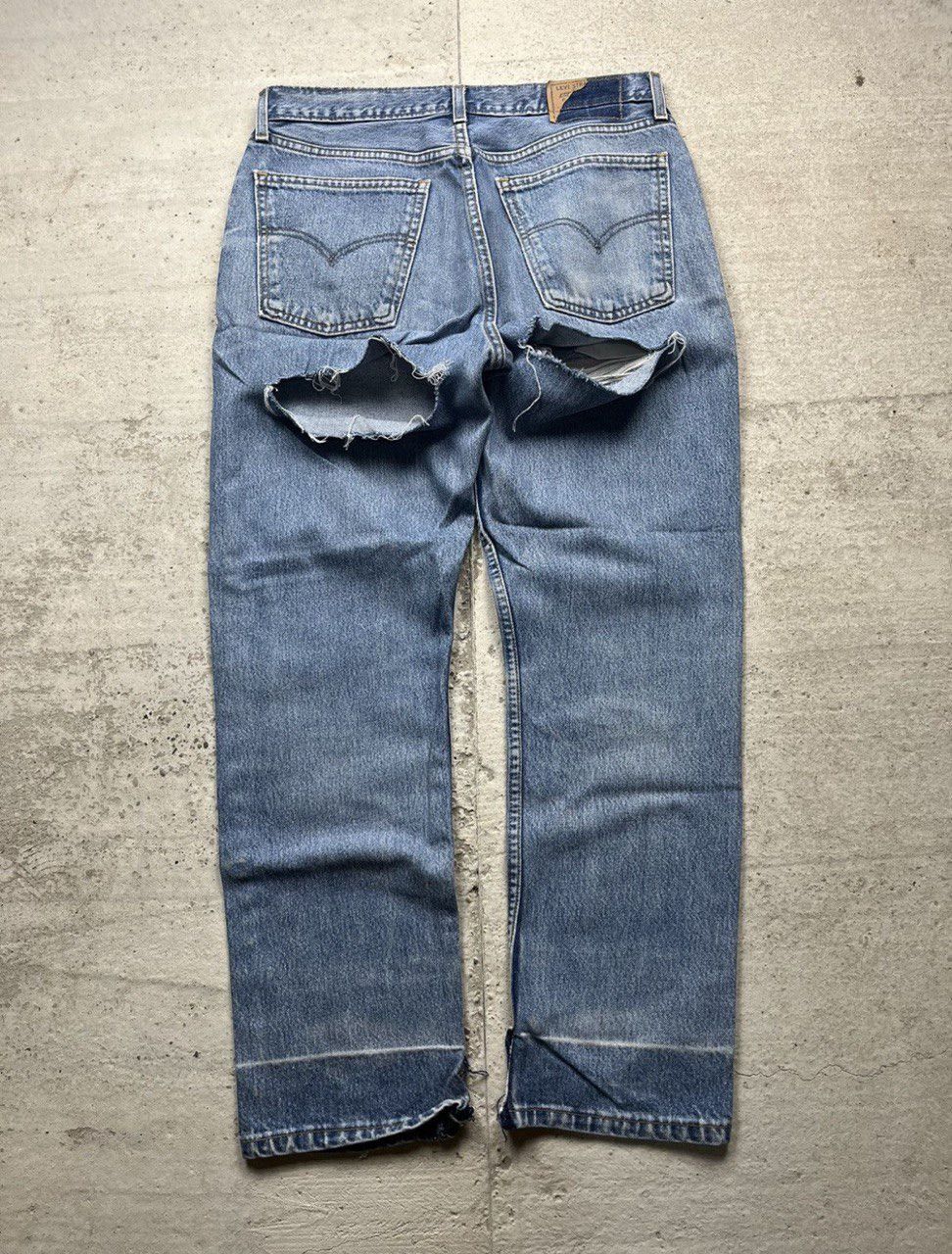 Levi's Vintage Clothing Levis Vintage Destroyed Blue Jeans Size US 32 / EU 48 - 5 Thumbnail