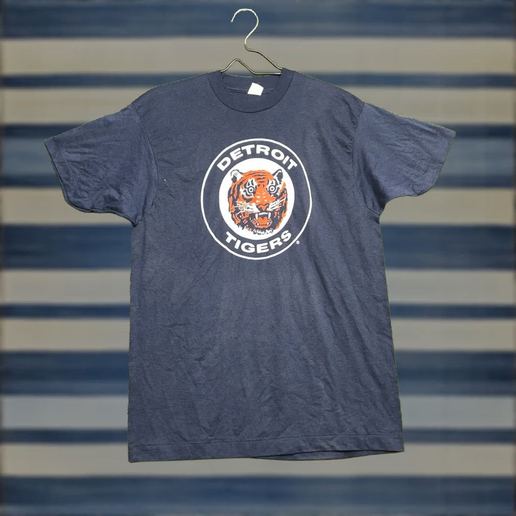 MLB VINTAGE Majestic Detroit Tigers MLB Shirt Mens XL Short Sleeve Crew Neck Blue Graphic Tee Size US XL / EU 56 / 4 - 1 Thumbnail