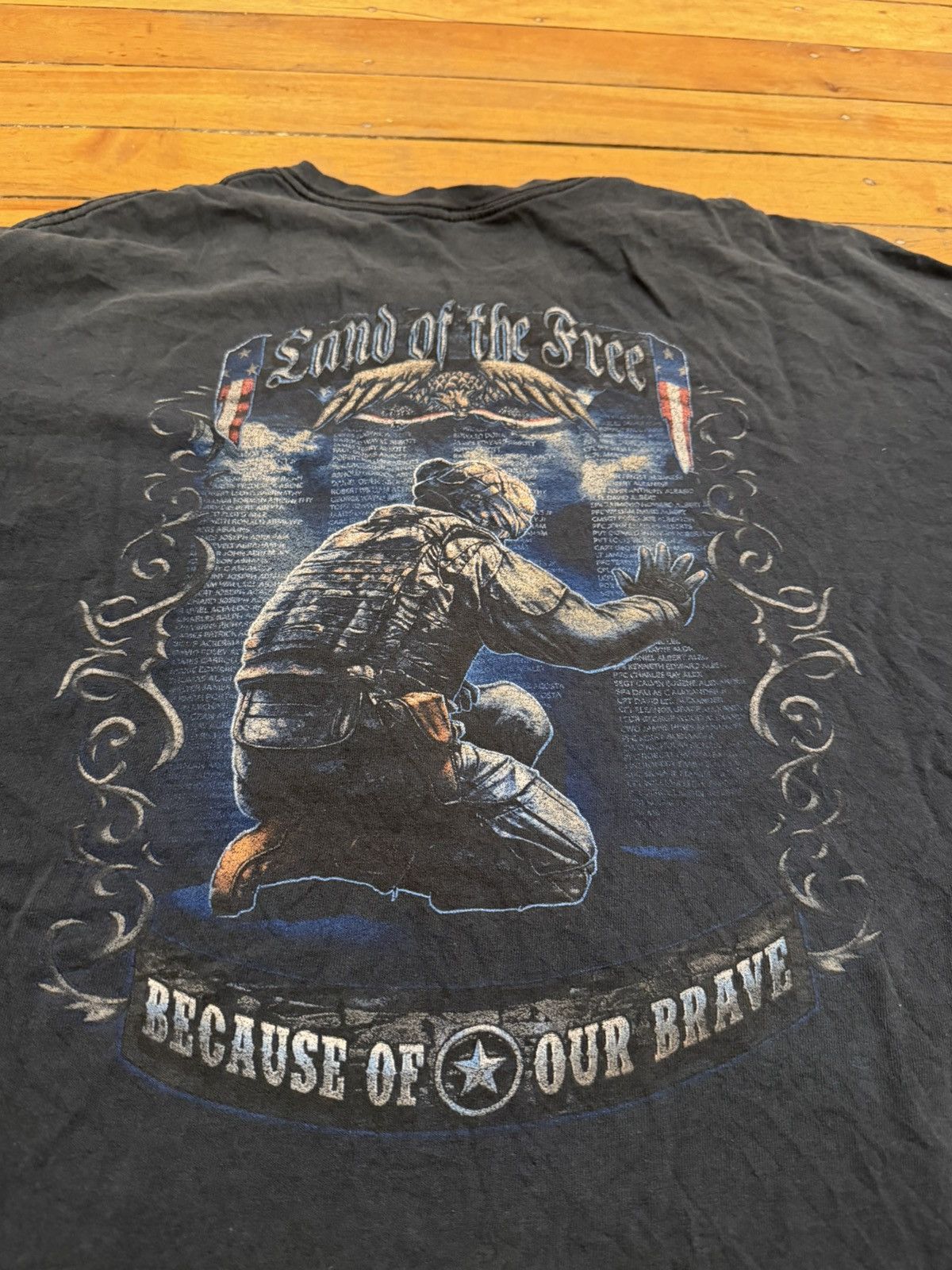 Vintage Vintage thrashed faded desert storm USA military tee Size US XL / EU 56 / 4 - 1 Thumbnail