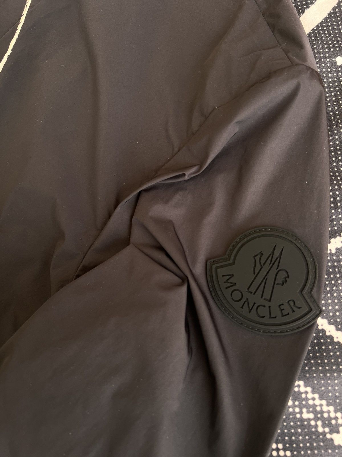 Moncler L Moncler Carles lightweight Jacket Black wind hood zip logo Size US L / EU 52-54 / 3 - 4 Thumbnail