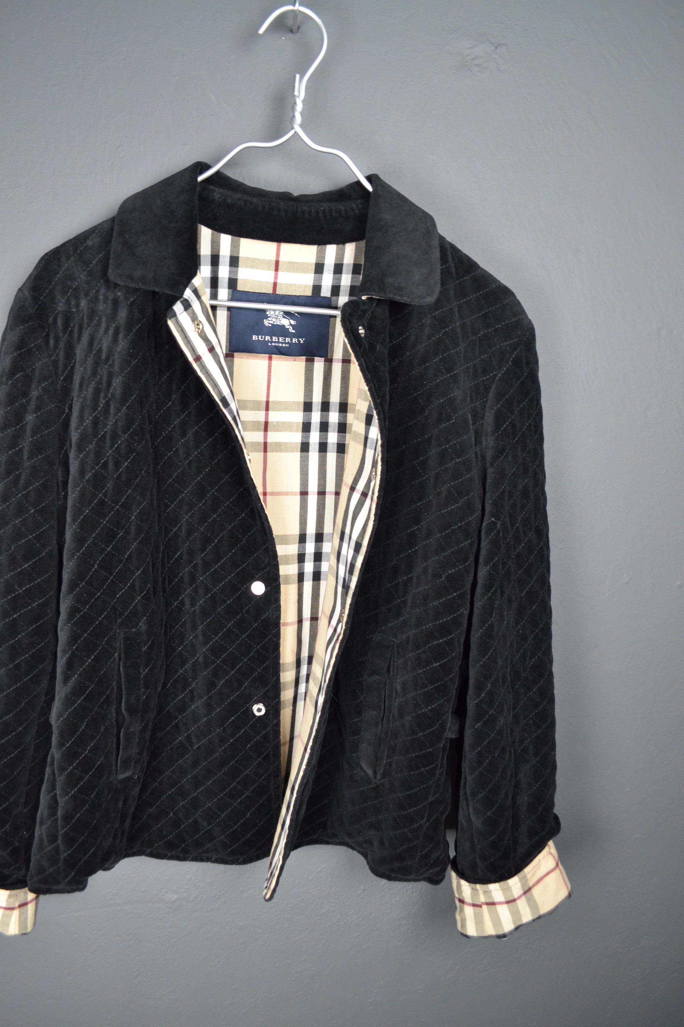 Burberry Burberry Velvet Vintage 42 size Quilted Jacket Check Size M / US 6-8 / IT 42-44 - 1 Thumbnail