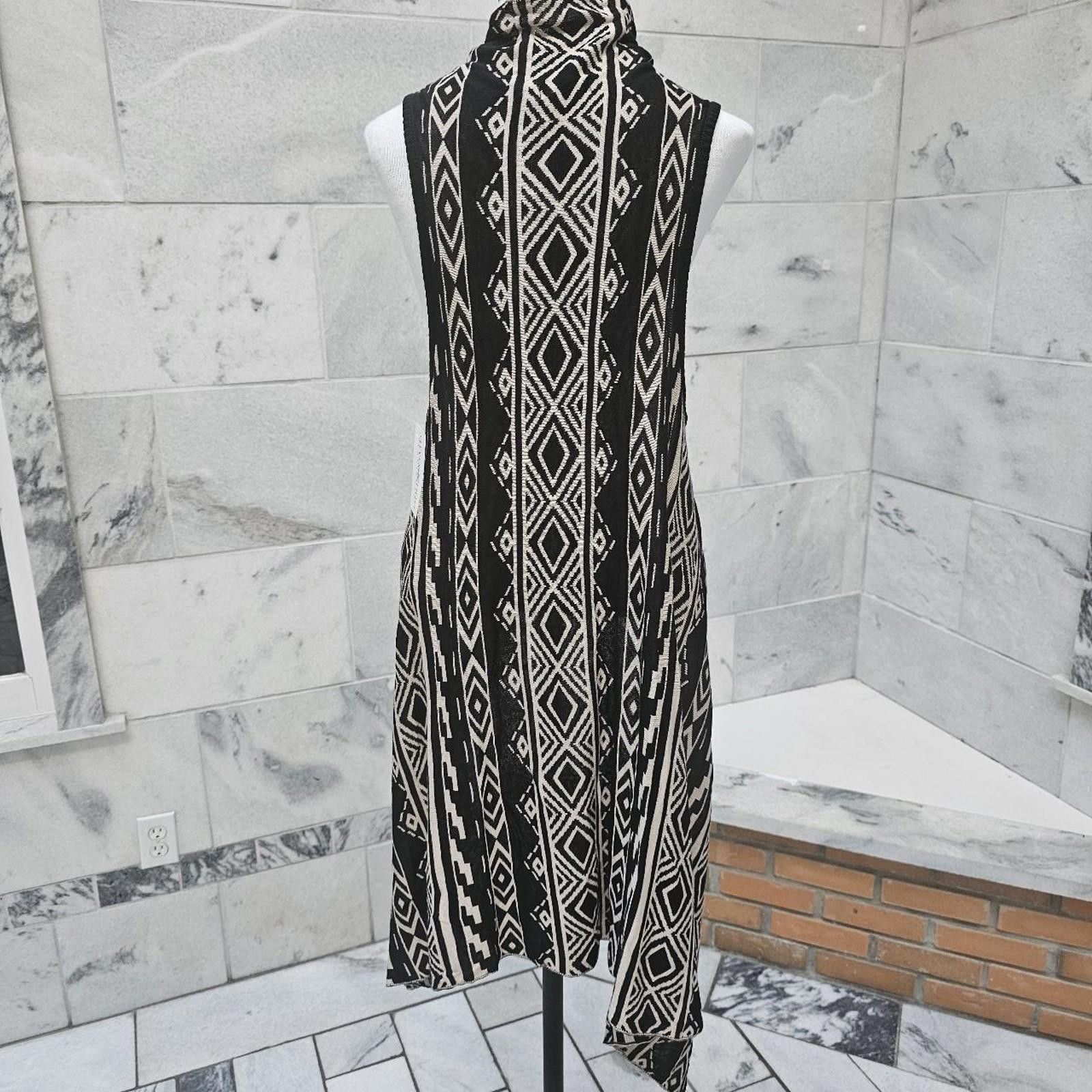 Other Women's Black and Tan NWT Knit Vest Size L / US 10 / IT 46 - 4 Thumbnail
