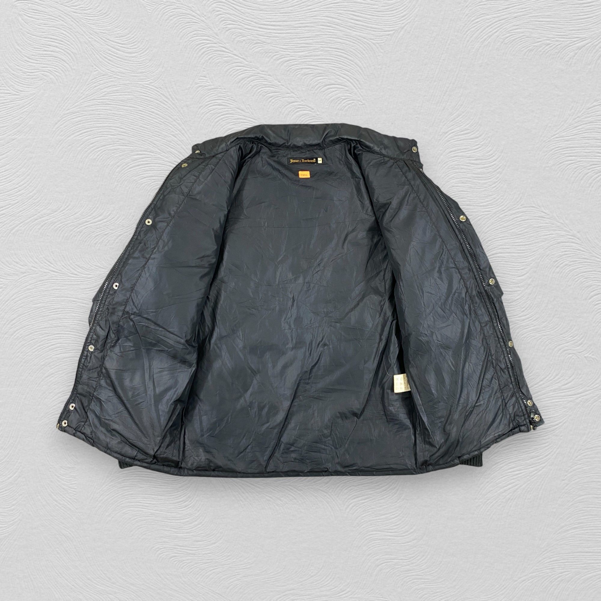 If Six Was Nine Vintage Jesus & Darkness Puffer Jacket - J335 Size US M / EU 48-50 / 2 - 4 Thumbnail