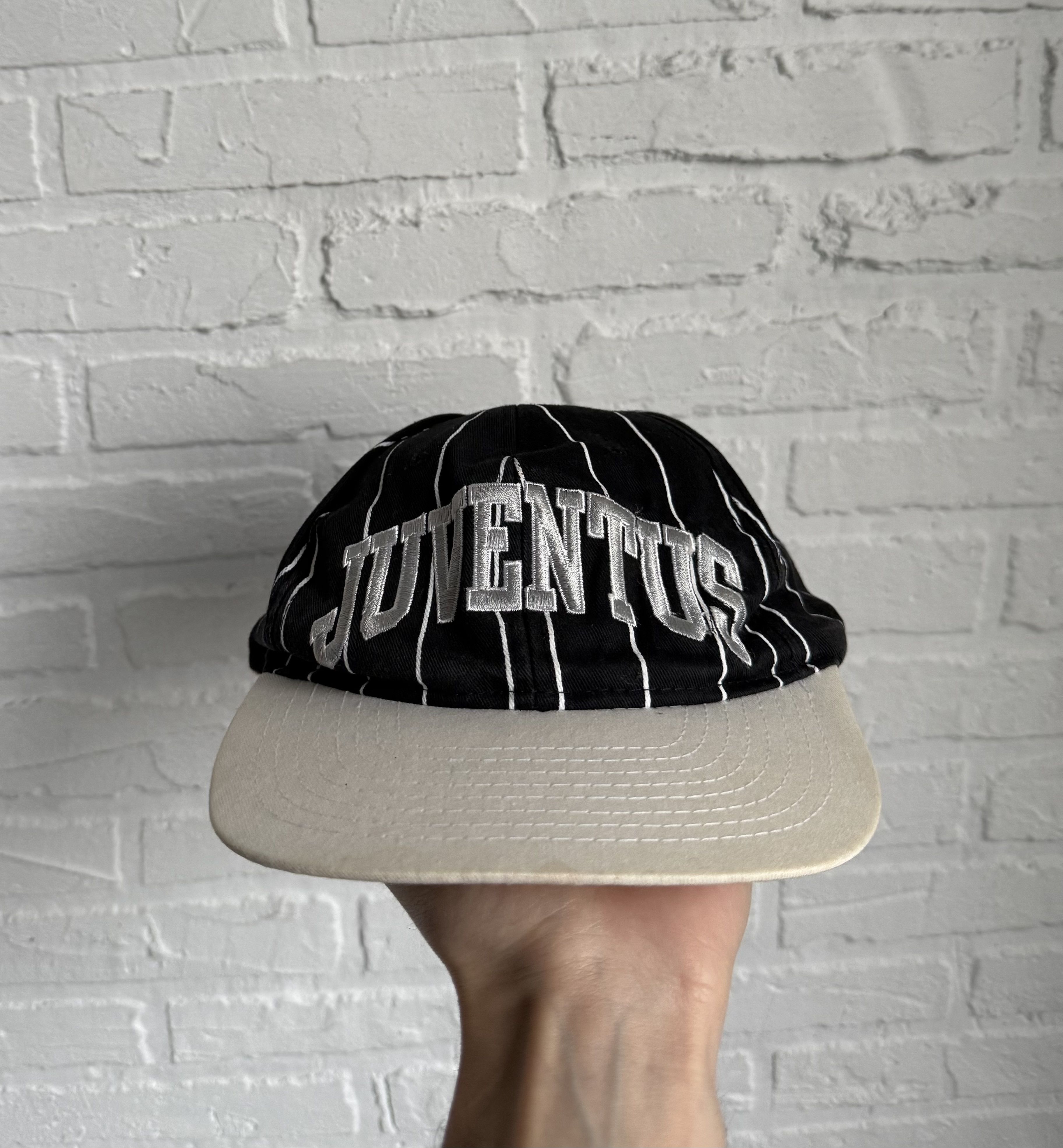 Other vintage 90s FC Juventus football cap Size ONE SIZE - 1 Thumbnail