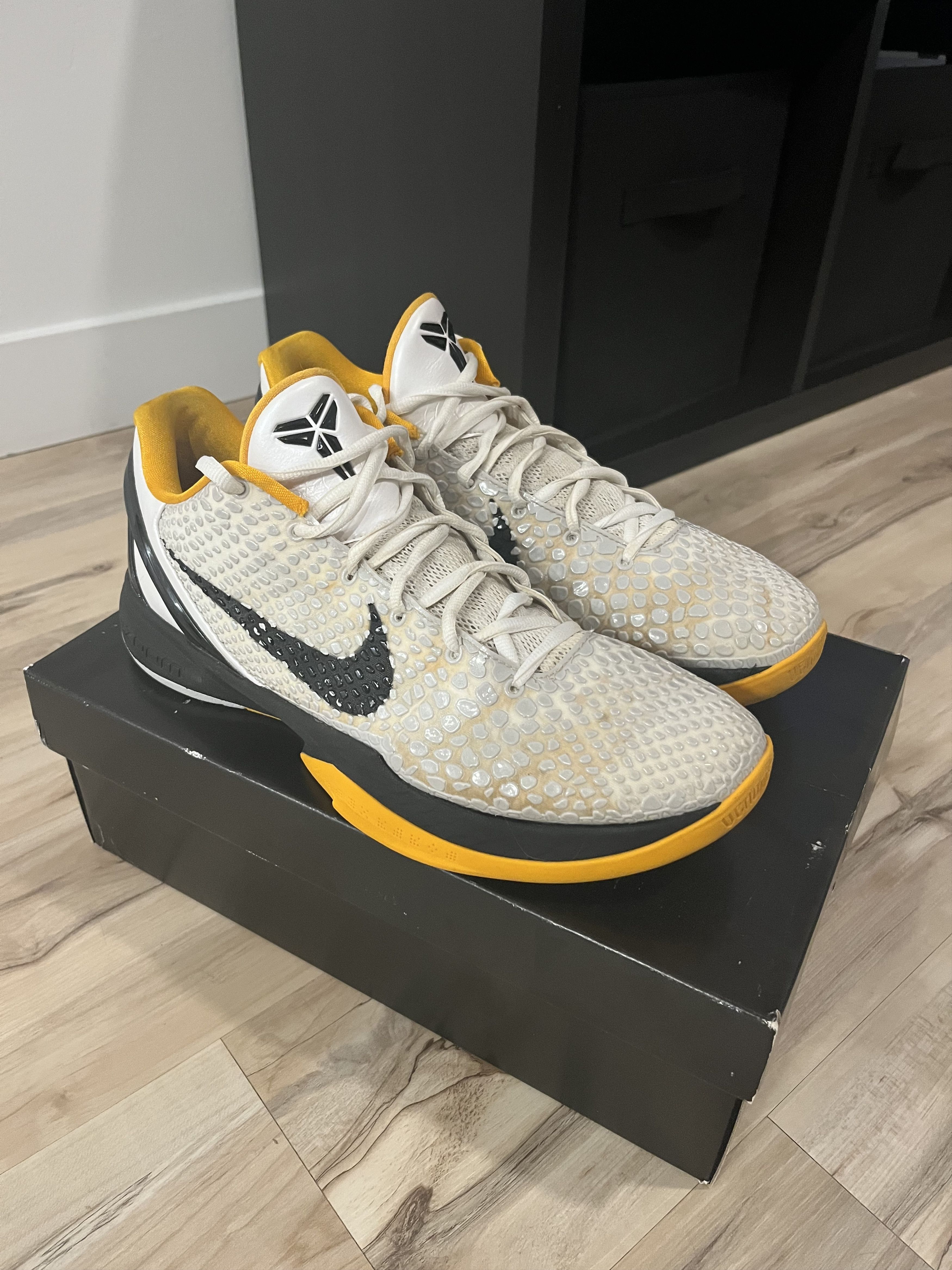 Nike Nike Kobe 6 White Del Sol Size US 11.5 / EU 44-45 - 3 Thumbnail