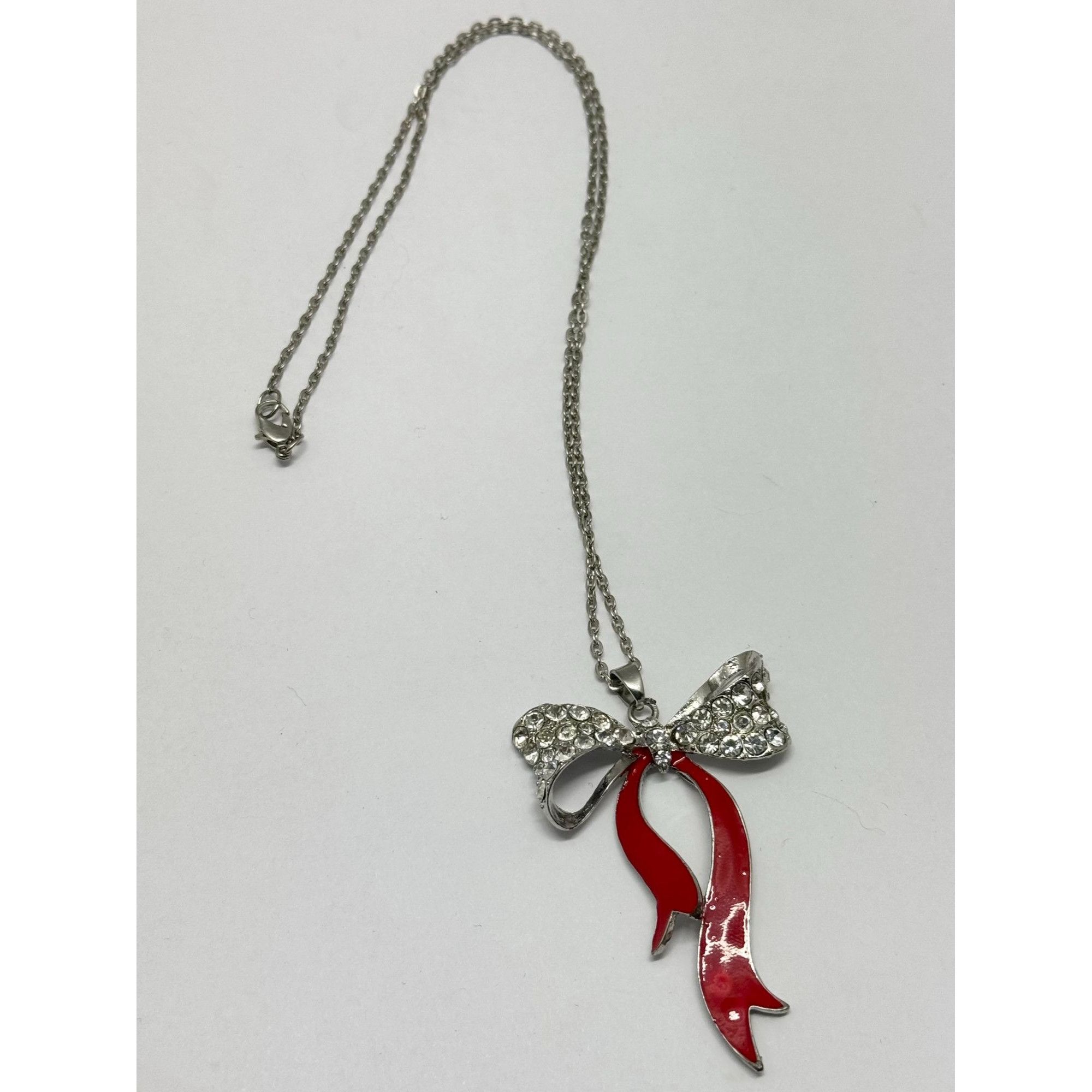Vintage Red enamel rhinestone bow necklace Size ONE SIZE - 4 Thumbnail