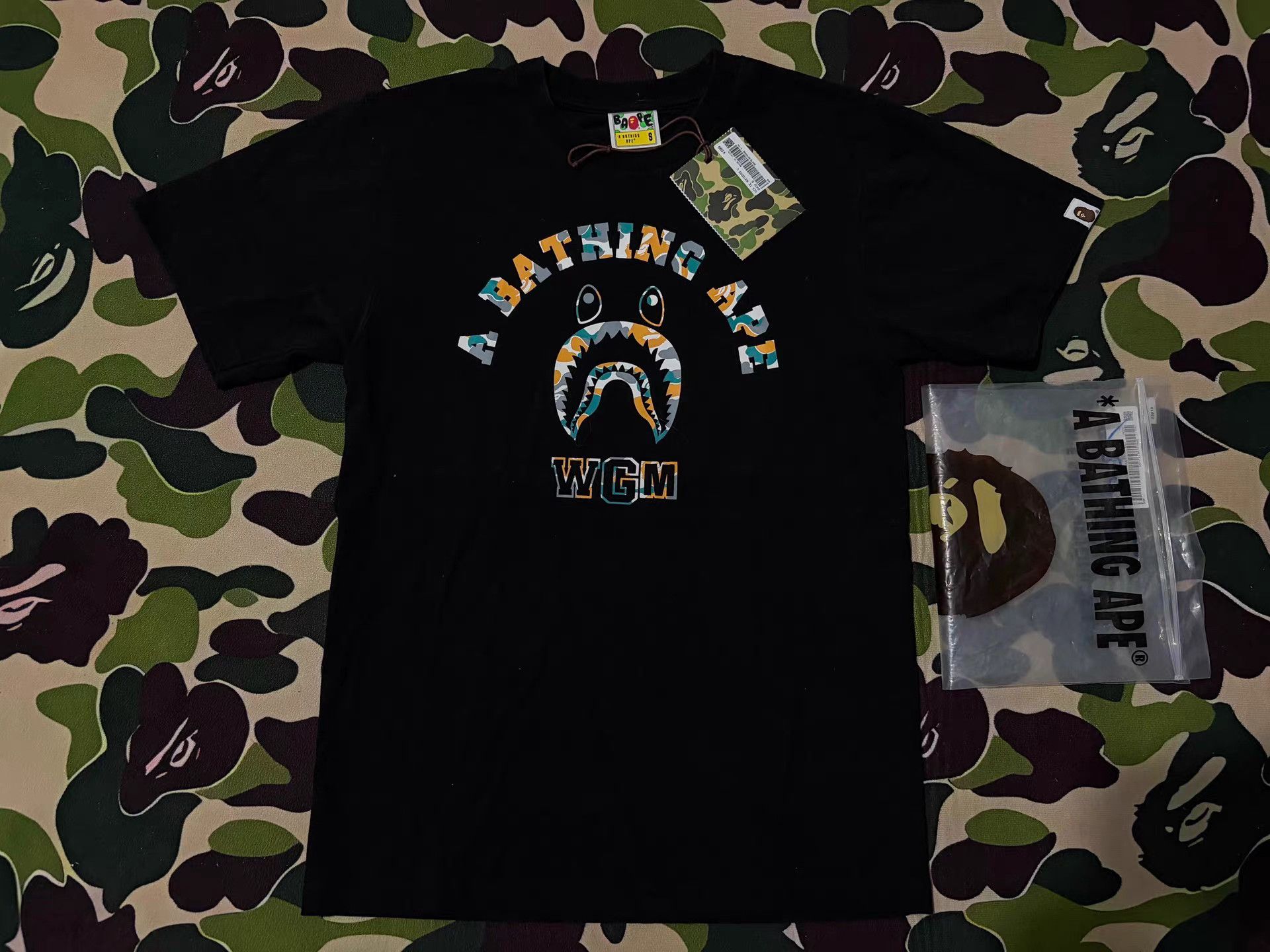 Bape BAPE Wuxi City Exclusive Shark T-Shirt Size US S / EU 44-46 / 1 - 1 Thumbnail