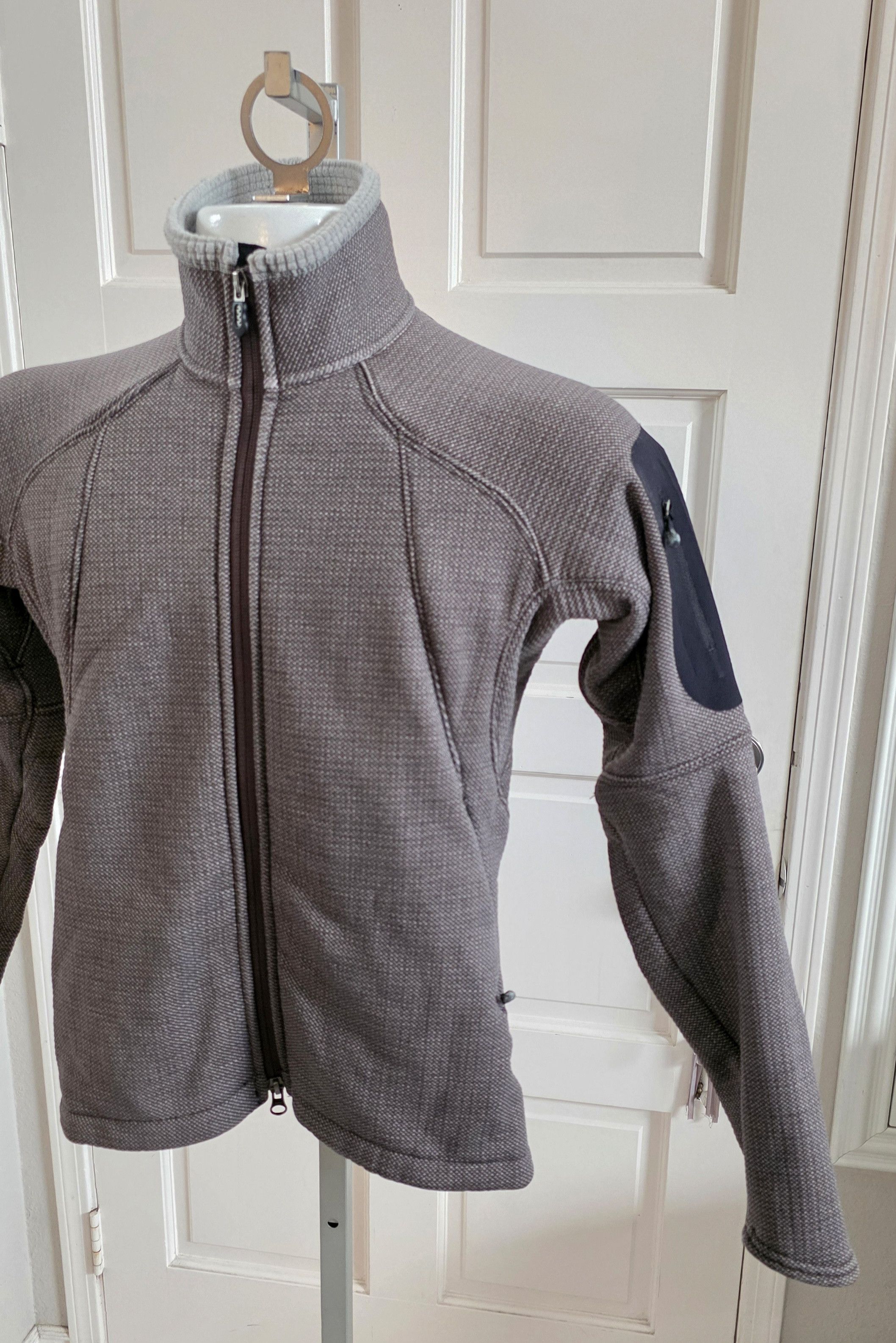 Patagonia Patagonia R1 Full-Zip Jacket polartec Raglan Sleeves Small Size S / US 4 / IT 40 - 3 Thumbnail