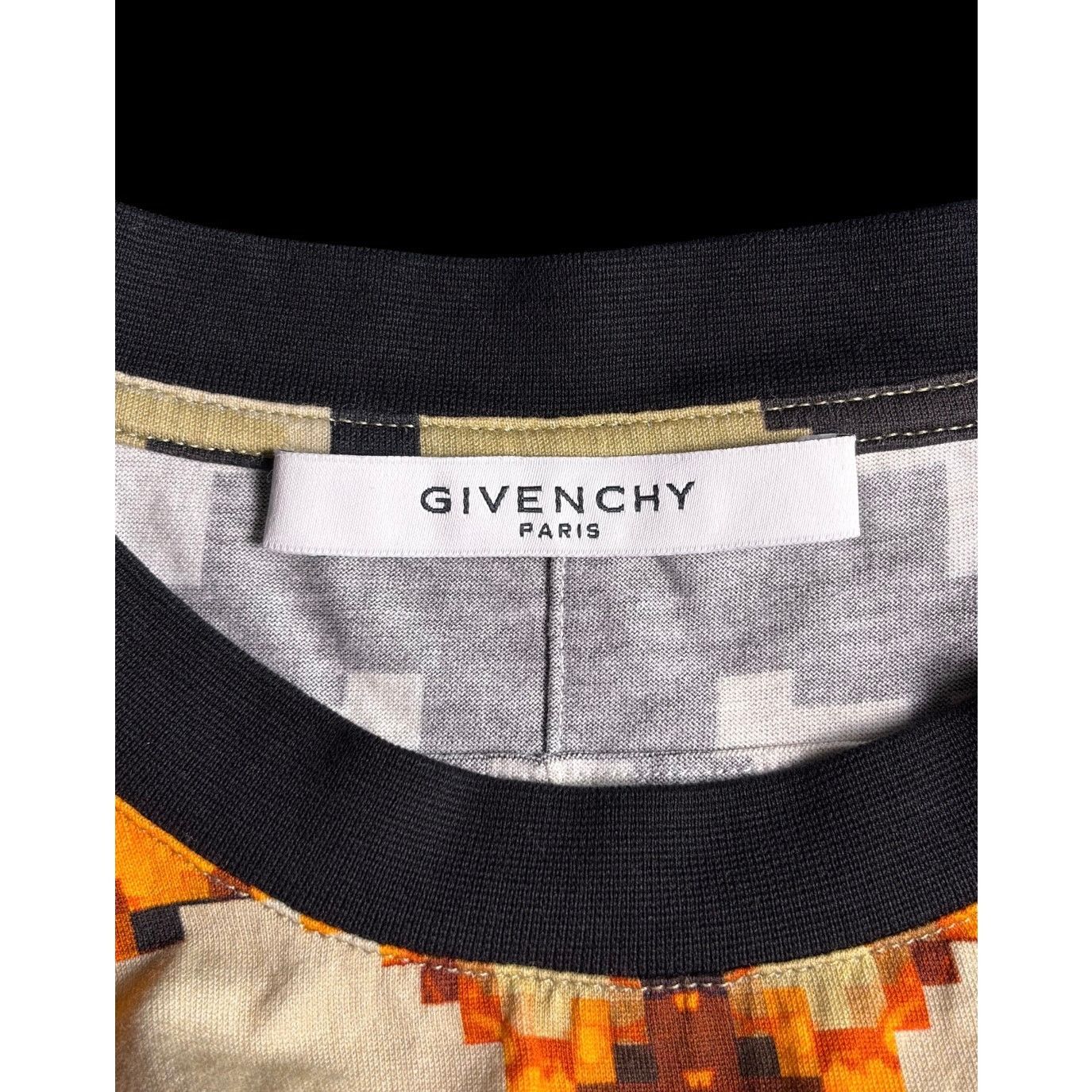 Givenchy Authentic Givenchy As Seen on Empire Pixelated Camo T-Shirt Size US L / EU 52-54 / 3 - 7 Thumbnail