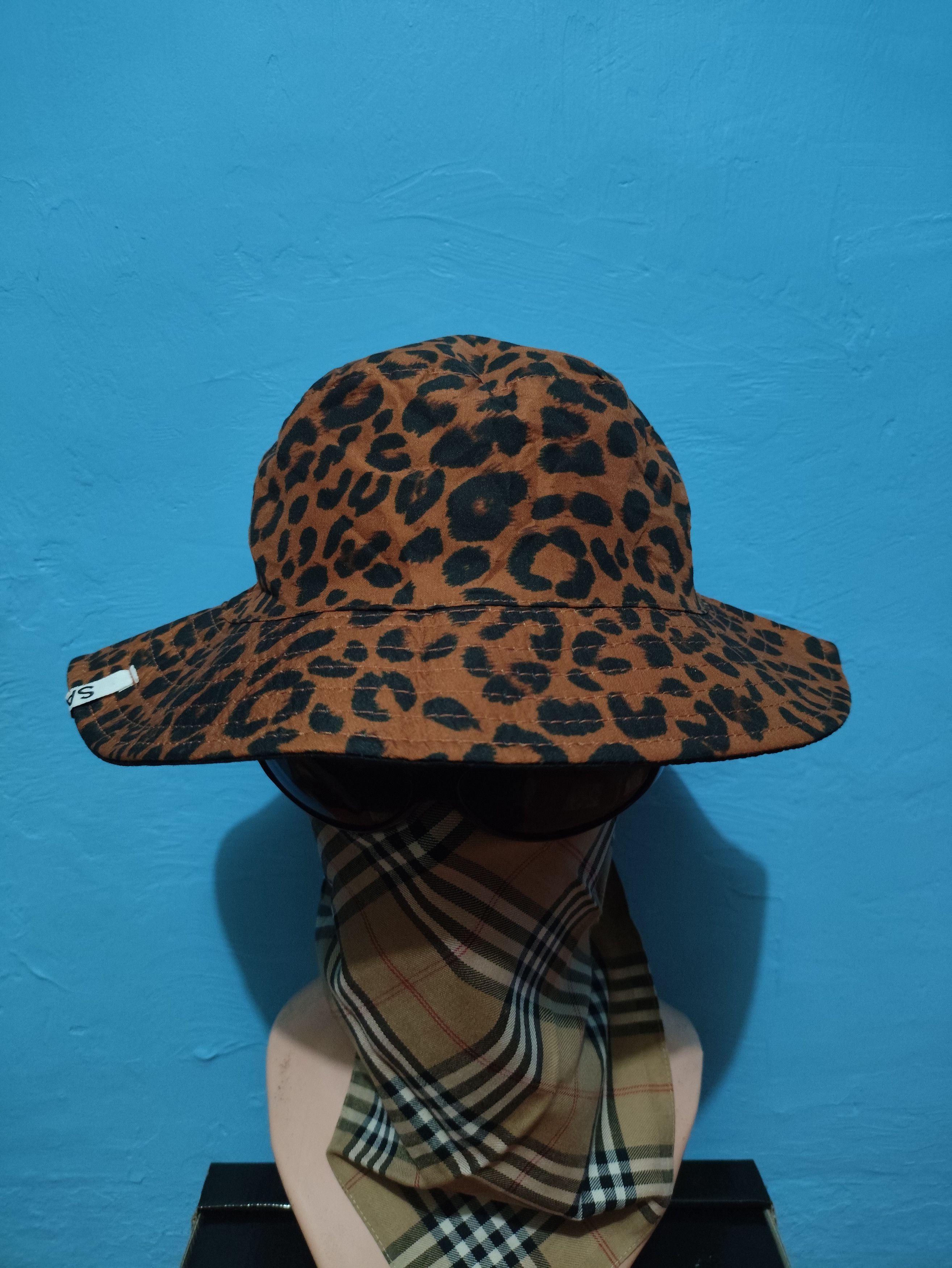 Other Leopard Bucket Reversible Size ONE SIZE - 1 Thumbnail