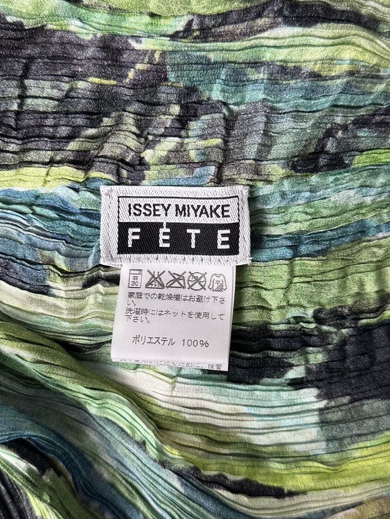 Issey Miyake Issey Miyake Green oil painting dragon whisker buttoned to Size M / US 6-8 / IT 42-44 - 5 Thumbnail