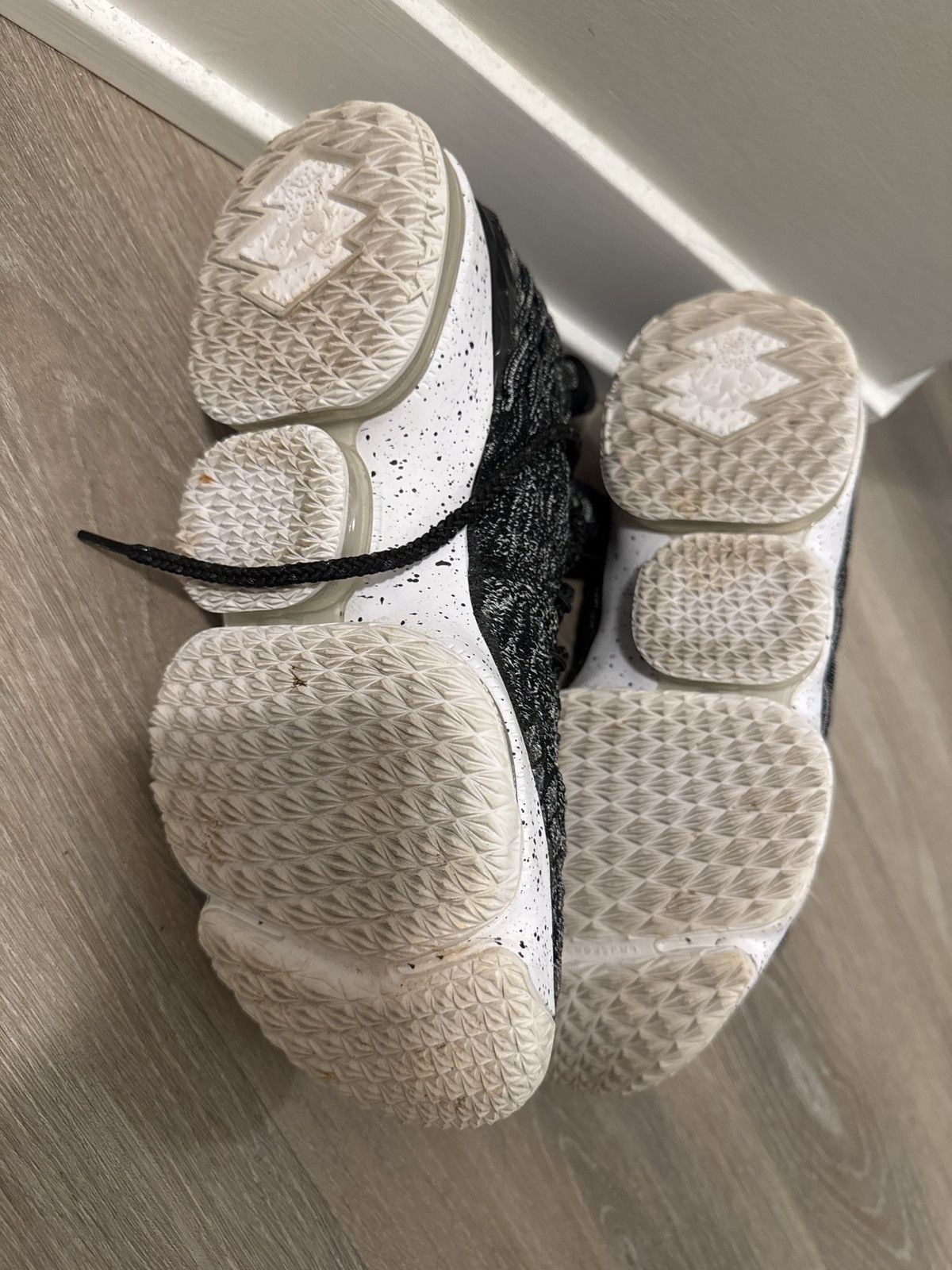 Nike Nike LeBron 15 Ashes Size US 8.5 / EU 41-42 - 5 Thumbnail