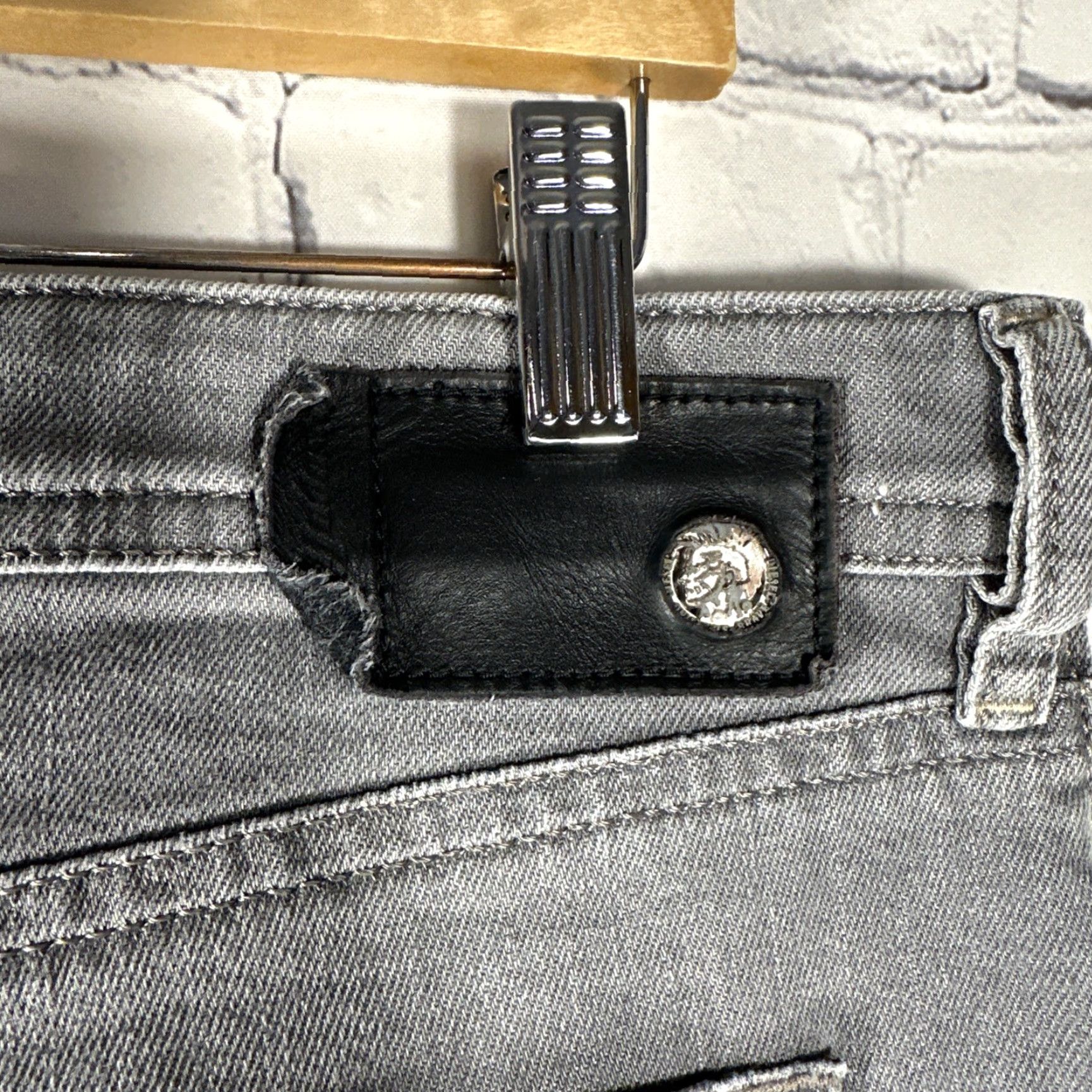 Diesel Diesel Buster 0853T Regular Slim Tapered Stretch Jeans Gray Cowhide Leather 36 Size US 36 / EU 52 - 6 Thumbnail