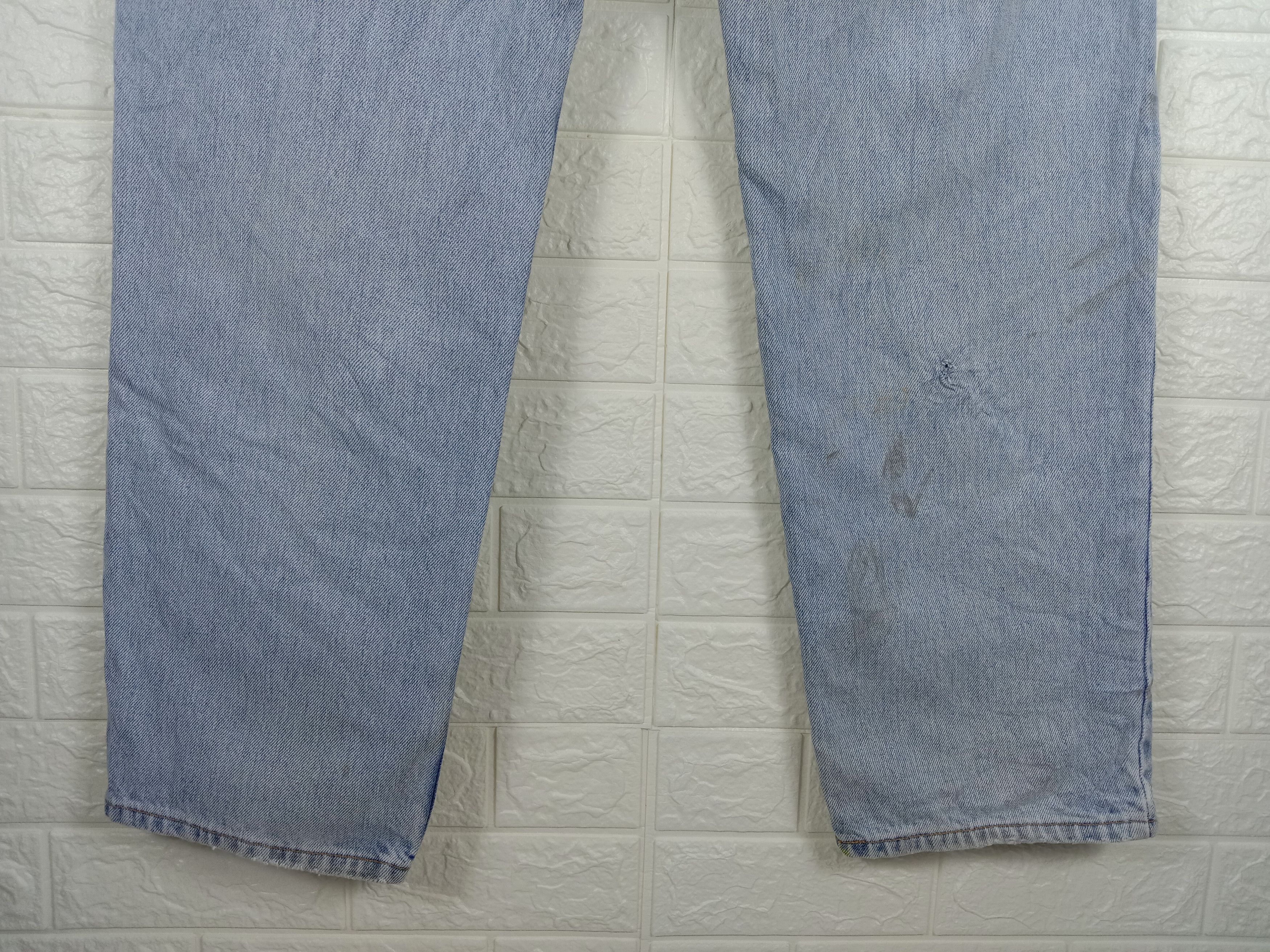 Vintage Levi's 550 Jeans Light Wash Relaxed Fit Denim