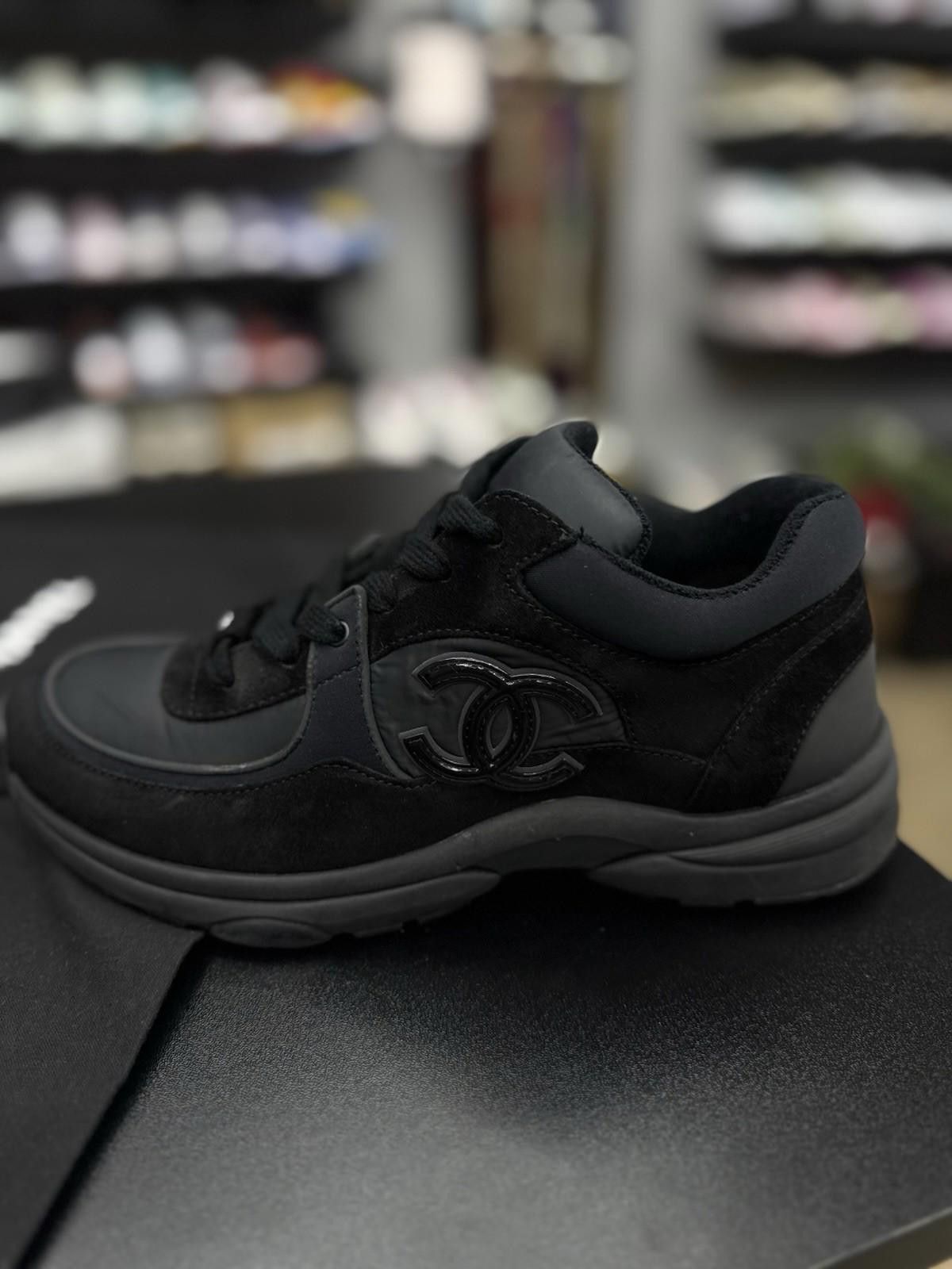Chanel Size 39EU/9US (W) - Chanel CC Logo Sneaker Black $1300 Size US 9 / IT 39 - 6 Thumbnail