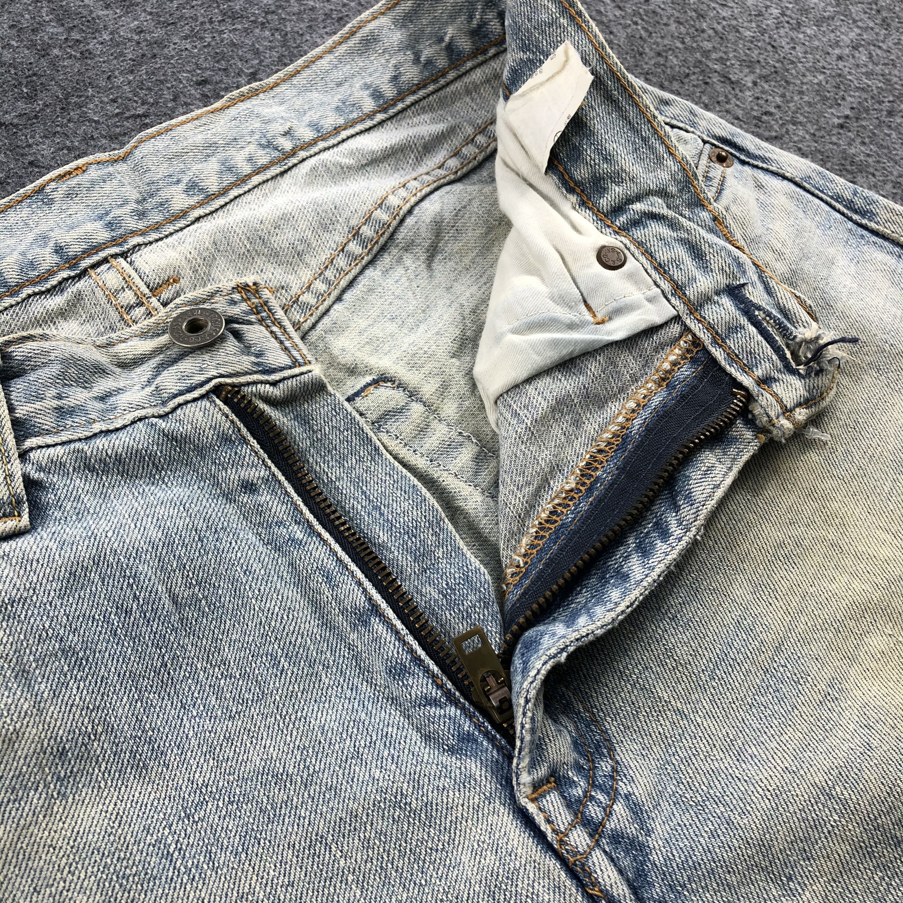 Levi's × Vintage Vintage Light Wash Levis 502 Jeans-JM1372 Size US 31 - 8 Thumbnail