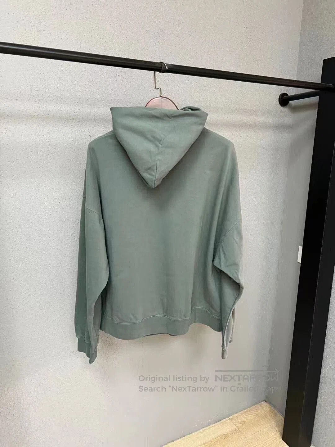 Balenciaga balenciaga logo hoodie in new condition. Size US M / EU 48-50 / 2 - 2 Thumbnail