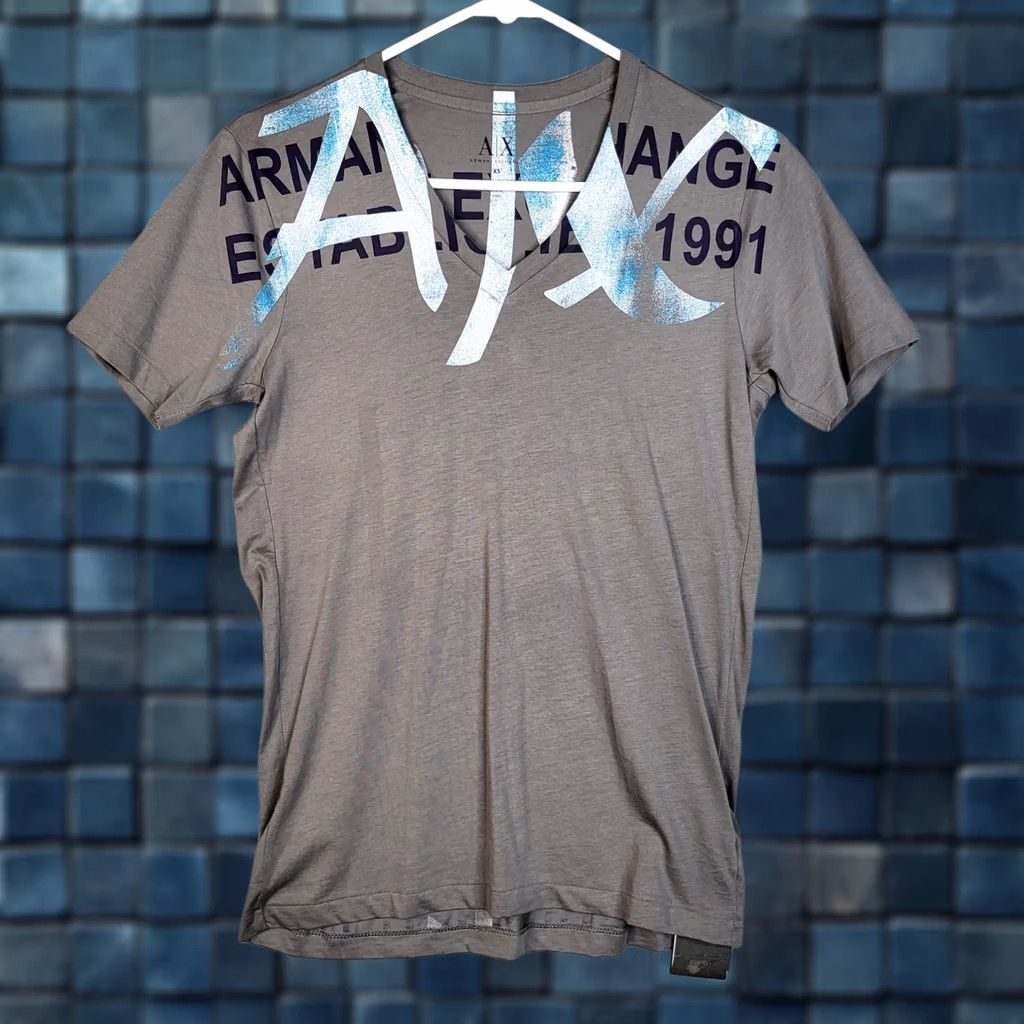 Armani Exchange ARMANI EXCHANGE XS Women's V-Neck Short Sleeve T-Shirt Gray Graphic Number Printed Slim Pullover Tee Shirt Men/Women (Women) Size XS / US 0-2 / IT 36-38 - 1 Thumbnail