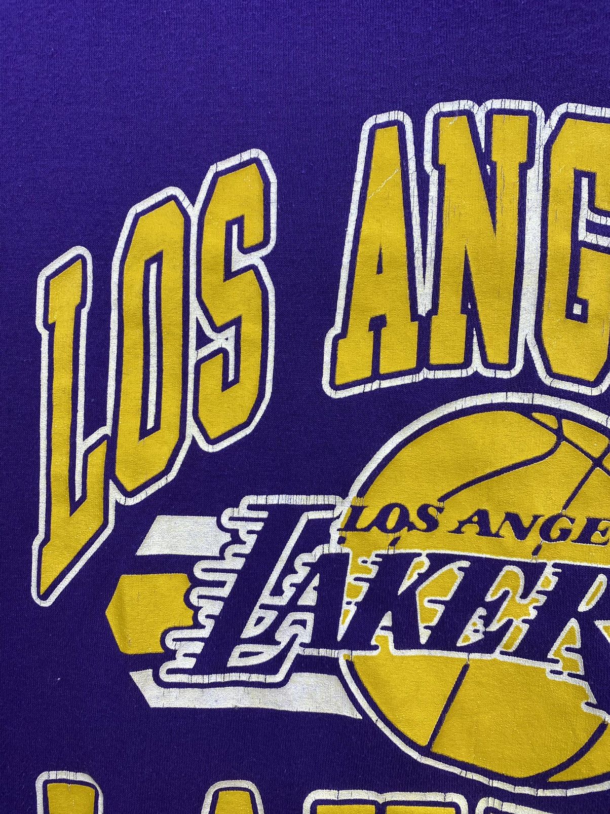 NBA × Vintage Vintage Los Angeles Lakers Trench T-Shirt Size US S / EU 44-46 / 1 - 6 Thumbnail