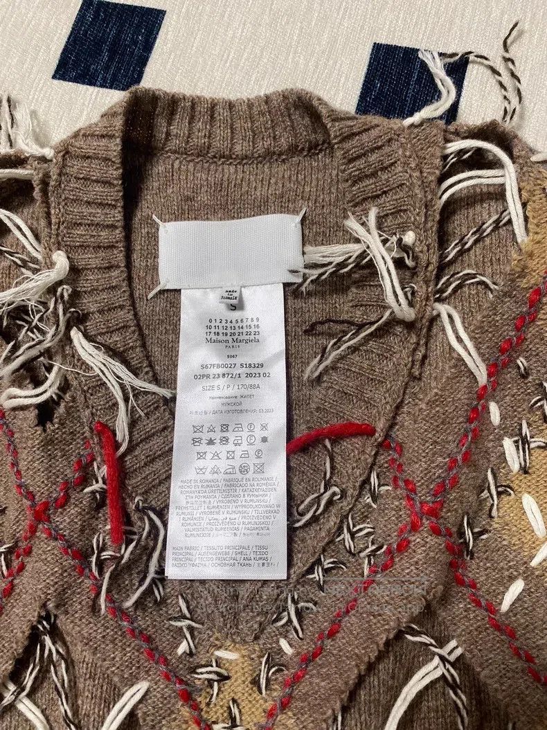 Maison Margiela Maison Margiela Colour-blocked V-neck knitted vest Size S / US 4 / IT 40 - 2 Thumbnail
