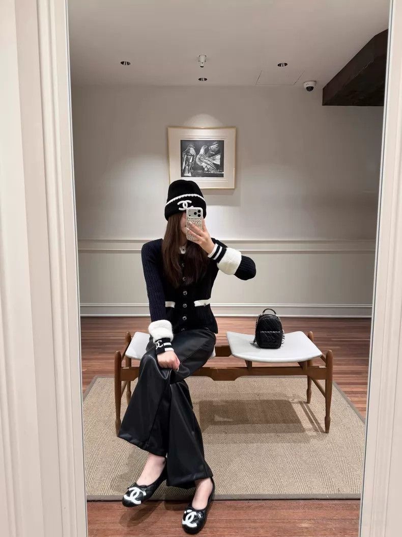 Chanel Chanel Black and white two-pocket cuffs double C logo long Size XS / US 0-2 / IT 36-38 - 7 Thumbnail