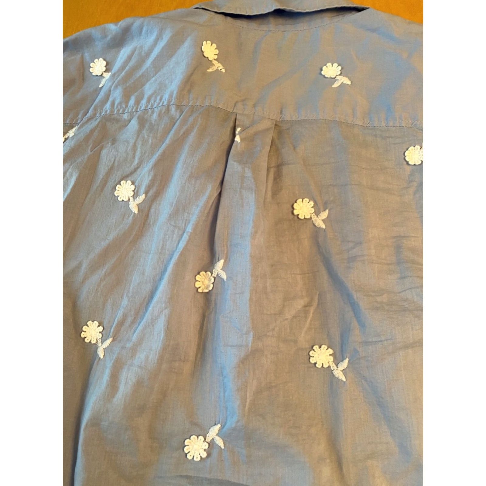 Talbots TALBOTS Shirt Womens M 3D Flower Button Up Blue Size M / US 6-8 / IT 42-44 - 8 Thumbnail