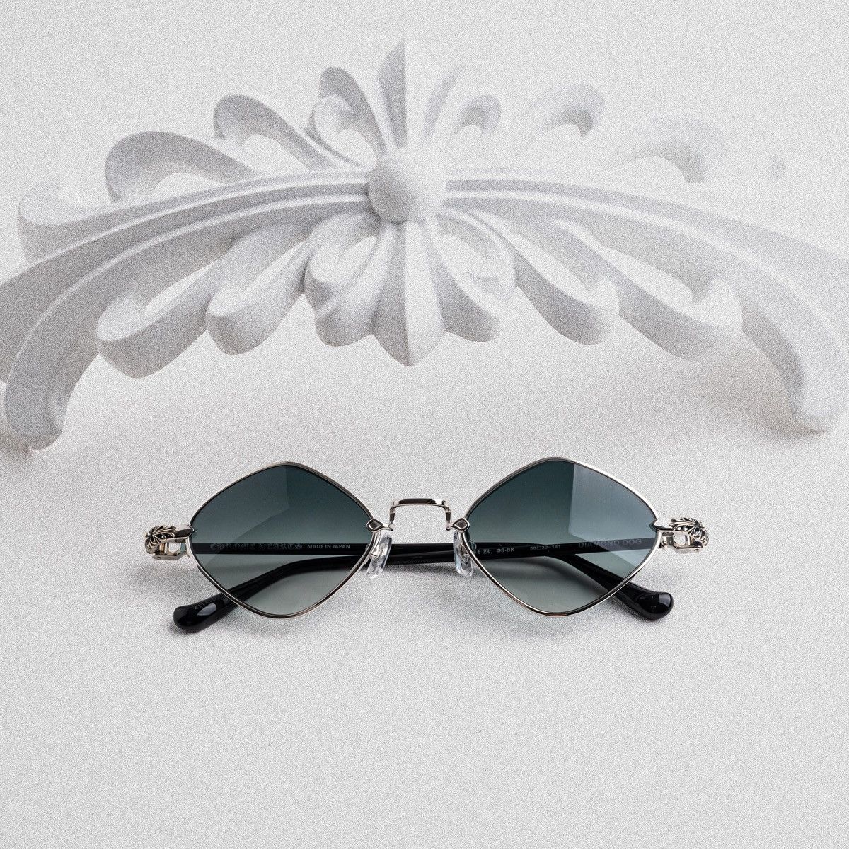 Chrome Hearts HROME HEARTS DIAMOND DOG SHINY SILVER/ BLACK SUNGLASSES Size ONE SIZE - 6 Thumbnail