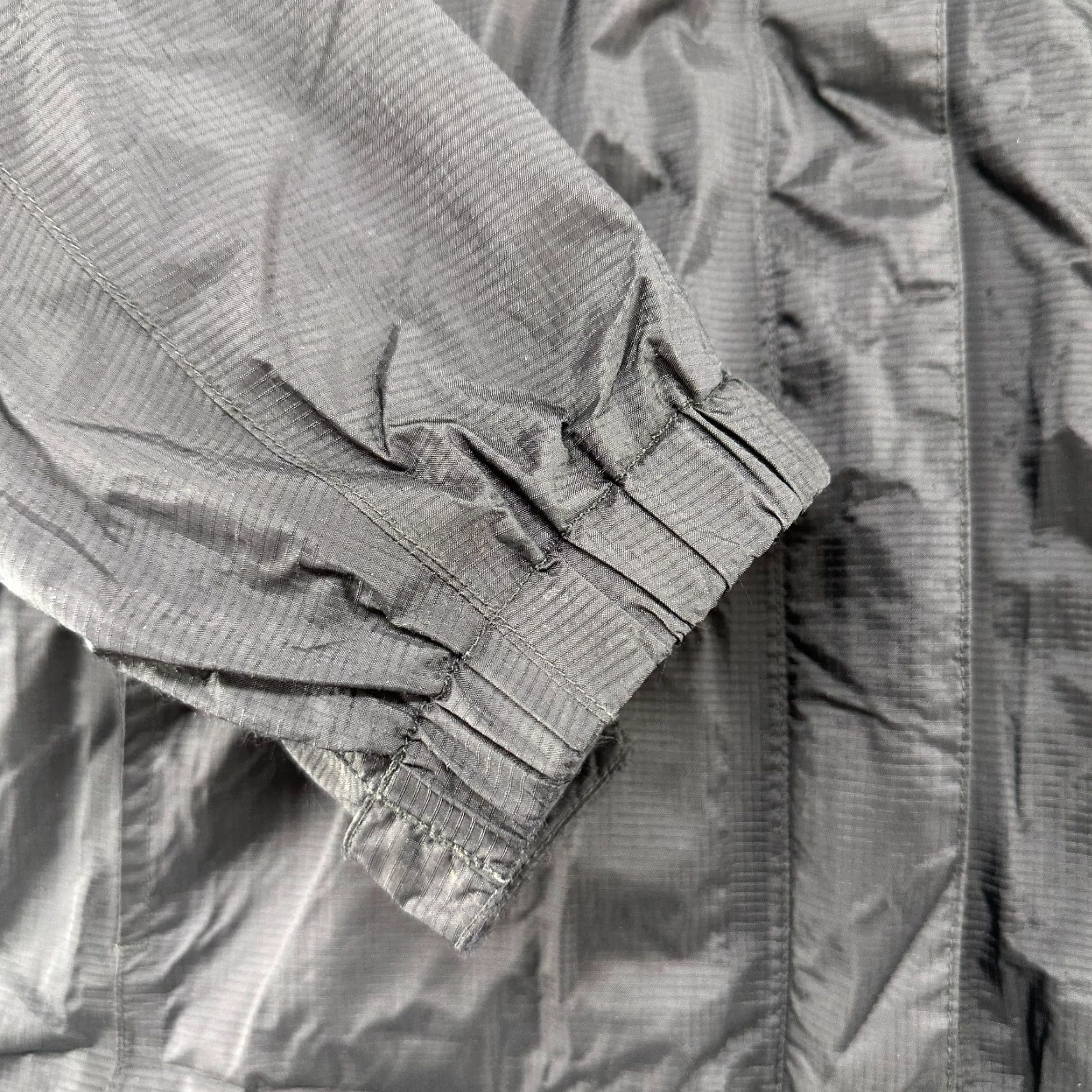 Marmot Marmot Jacket Womens Medium Black Windbreaker Hooded Taped Seams Nylon Rain Coat Windbreaker Jacket Womens Medium Black Size M / US 6-8 / IT 42-44 - 5 Thumbnail