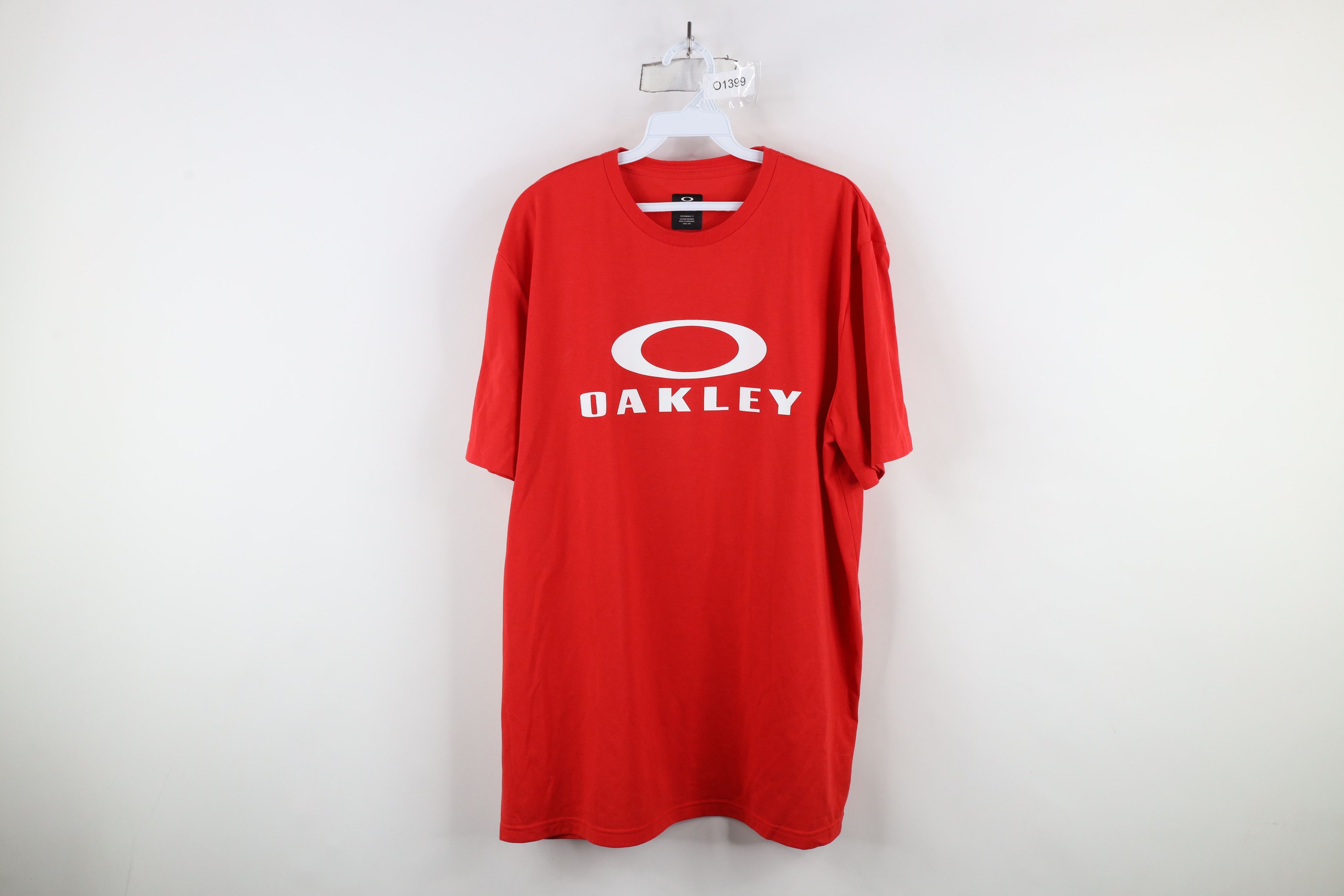 Oakley × Vintage Vintage Y2K Oakley Hydrolix Short Sleeve T-Shirt Red Size US XL / EU 56 / 4 - 1 Thumbnail