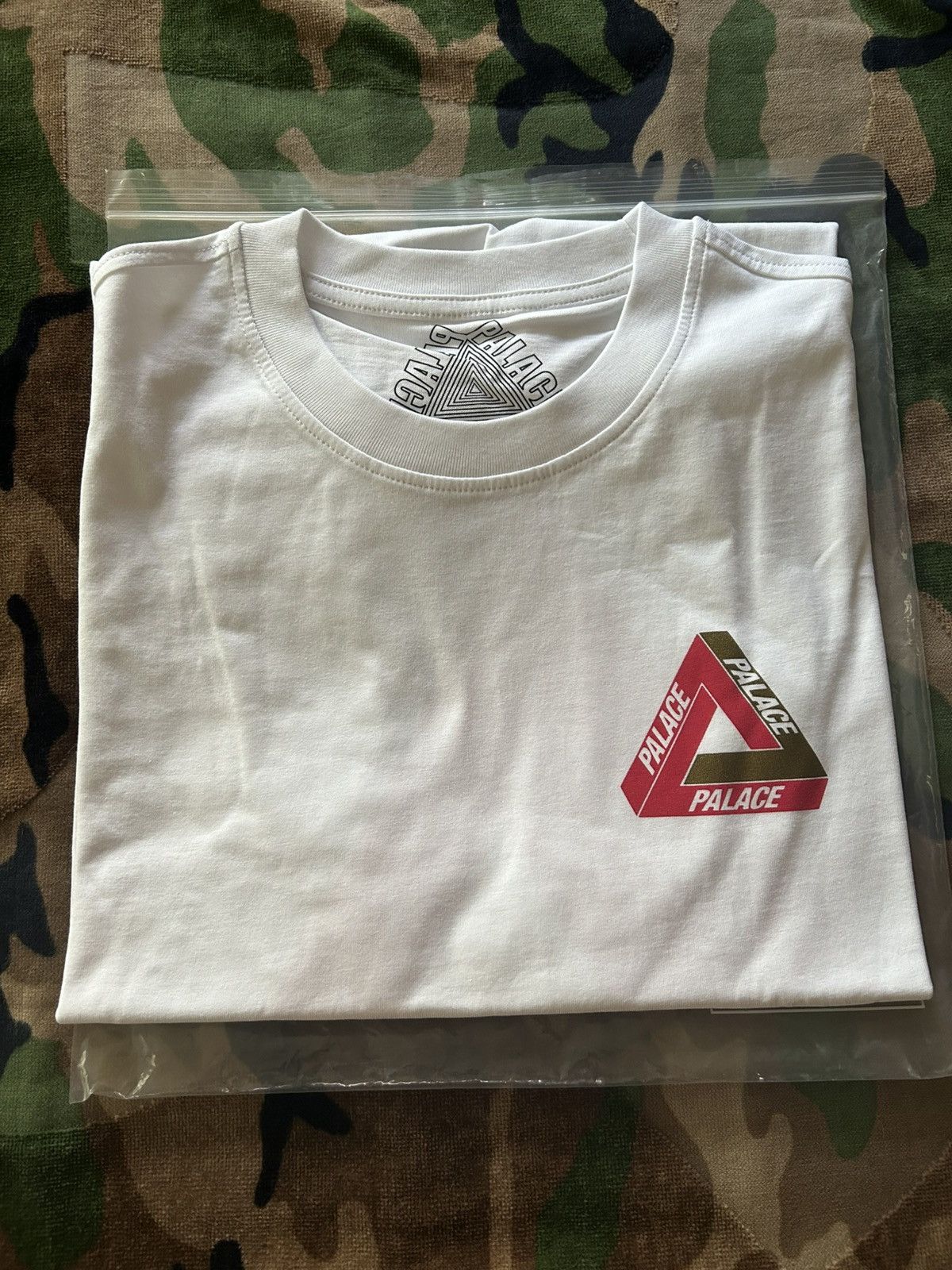 Palace Palace Chi-Ferg Shanghai Exclusive Tri Ferg White XL FW19 Size US XL / EU 56 / 4 - 5 Thumbnail