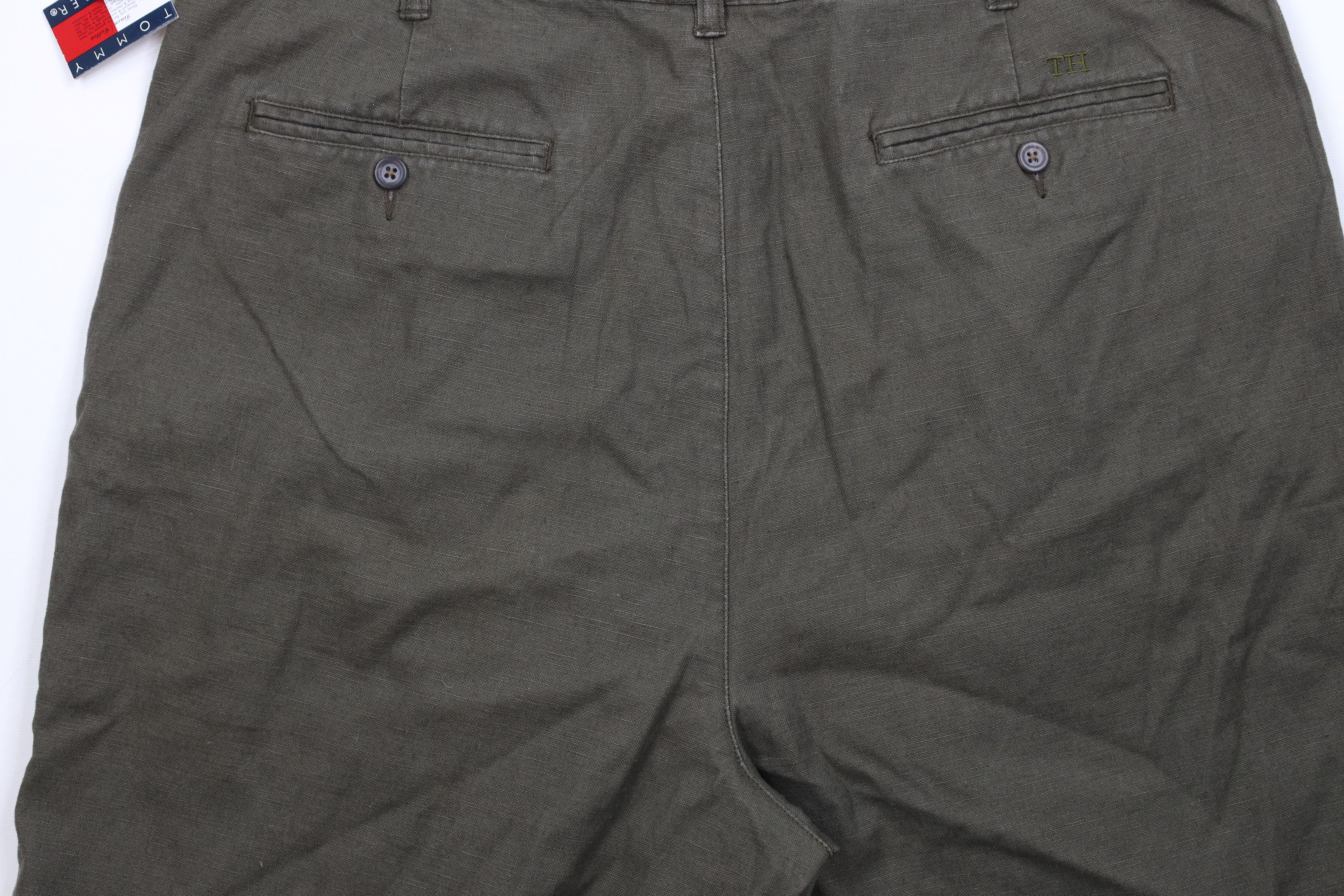 Tommy Hilfiger Deadstock Vintage 90s Tommy Hilfiger Pleated Chino Shorts Size US 38 / EU 54 - 11 Thumbnail