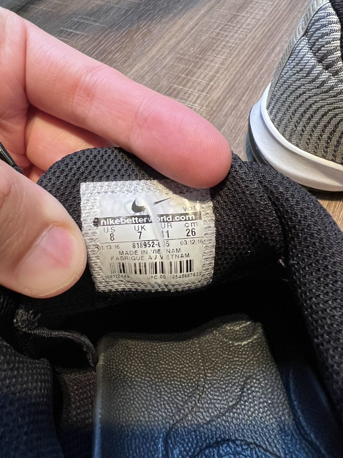 Nike Nike Kobe Bryant II 2 Mens Size 8 Grey Black White Gold Size US 8 / EU 41 - 7 Thumbnail