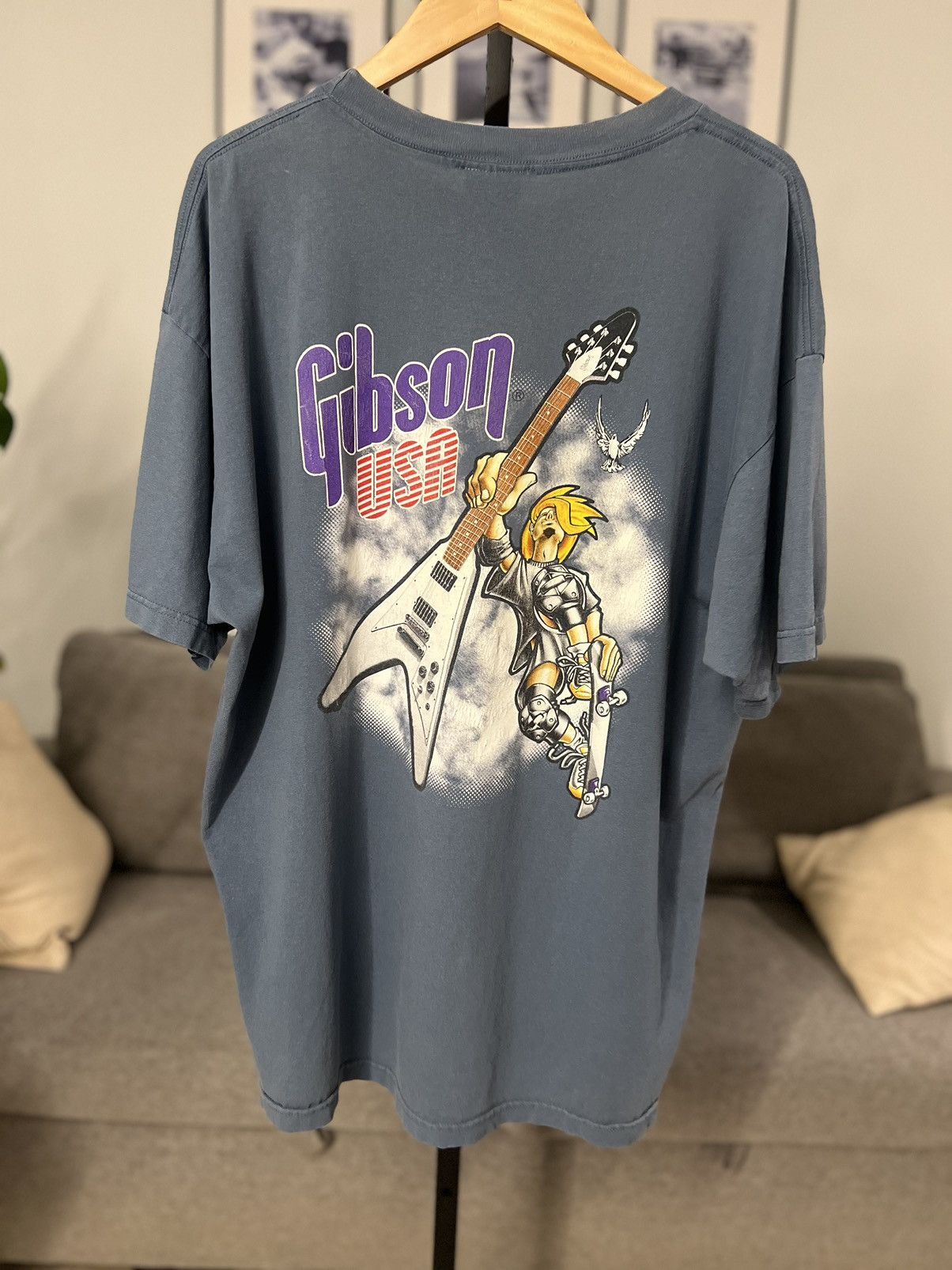 Band Tees × Vintage Vintage 90s Gibson Flying V Guitar Skateboarder T Shirt Size US XXL / EU 58 / 5 - 1 Thumbnail
